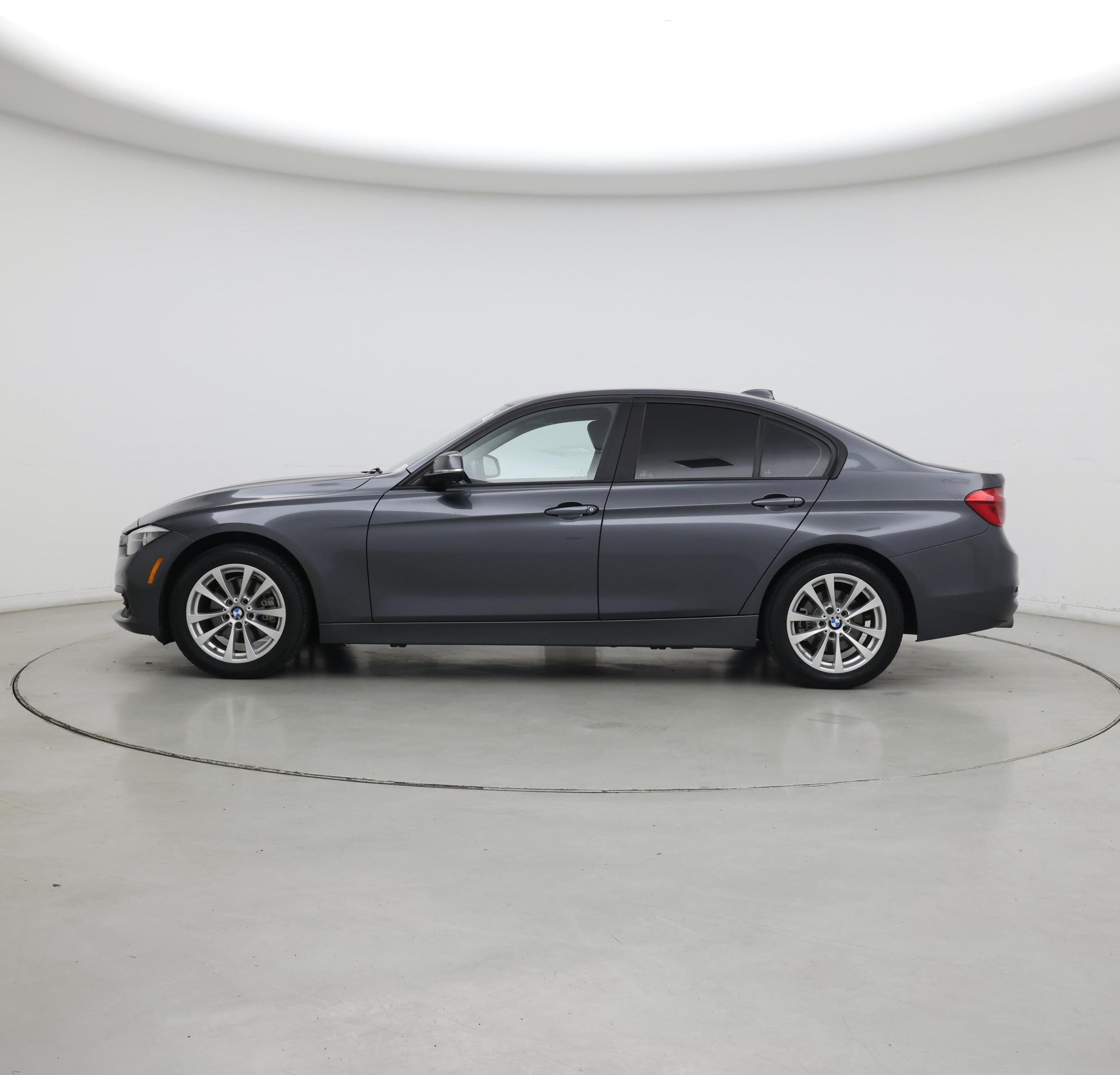 Thumbnail: 2016 BMW 3 Series - 3