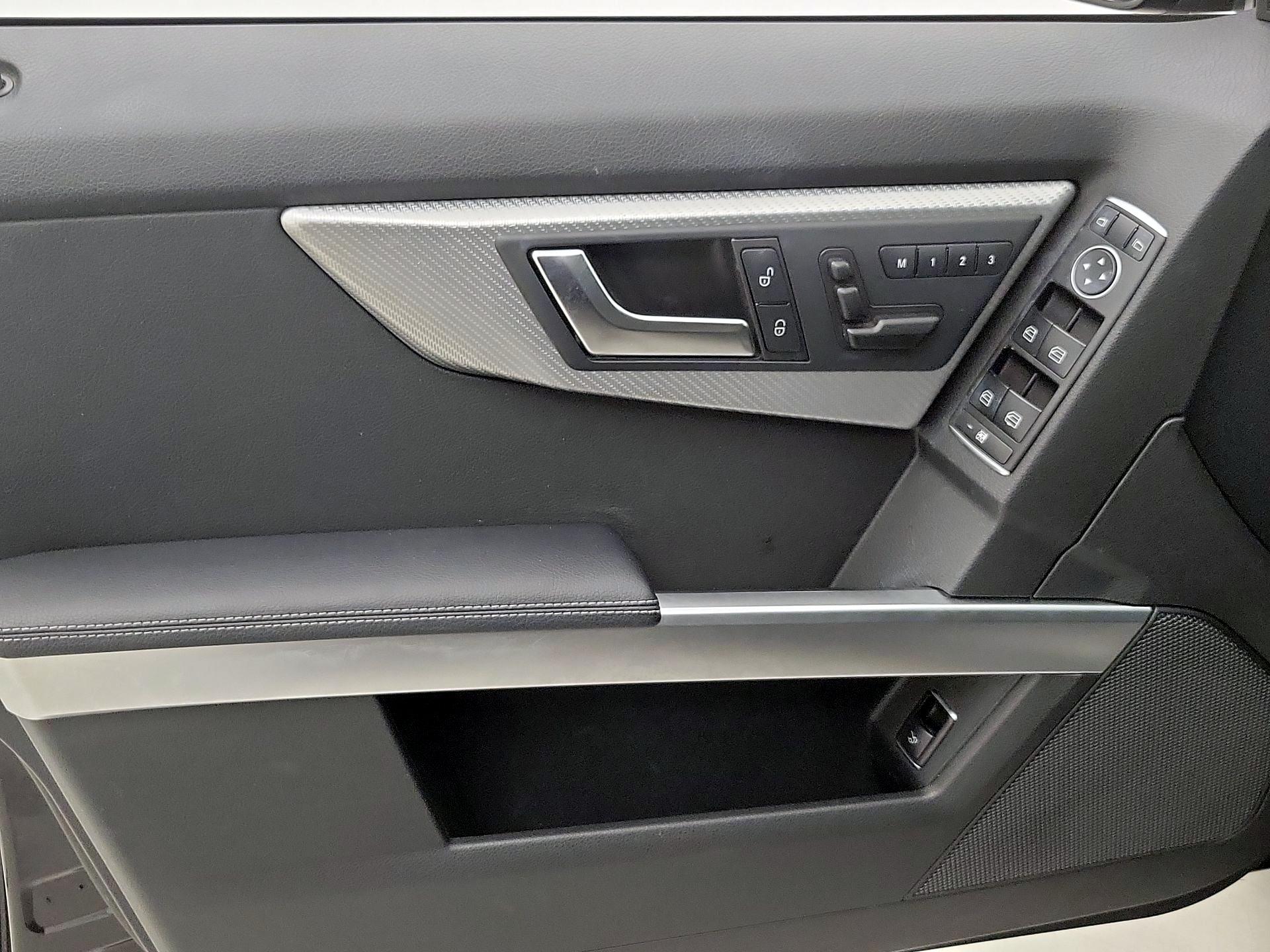 Thumbnail: 2015 Mercedes-Benz GLK - 12