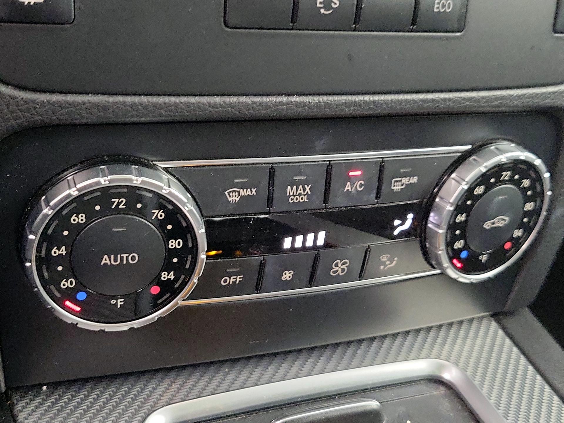 Thumbnail: 2015 Mercedes-Benz GLK - 17