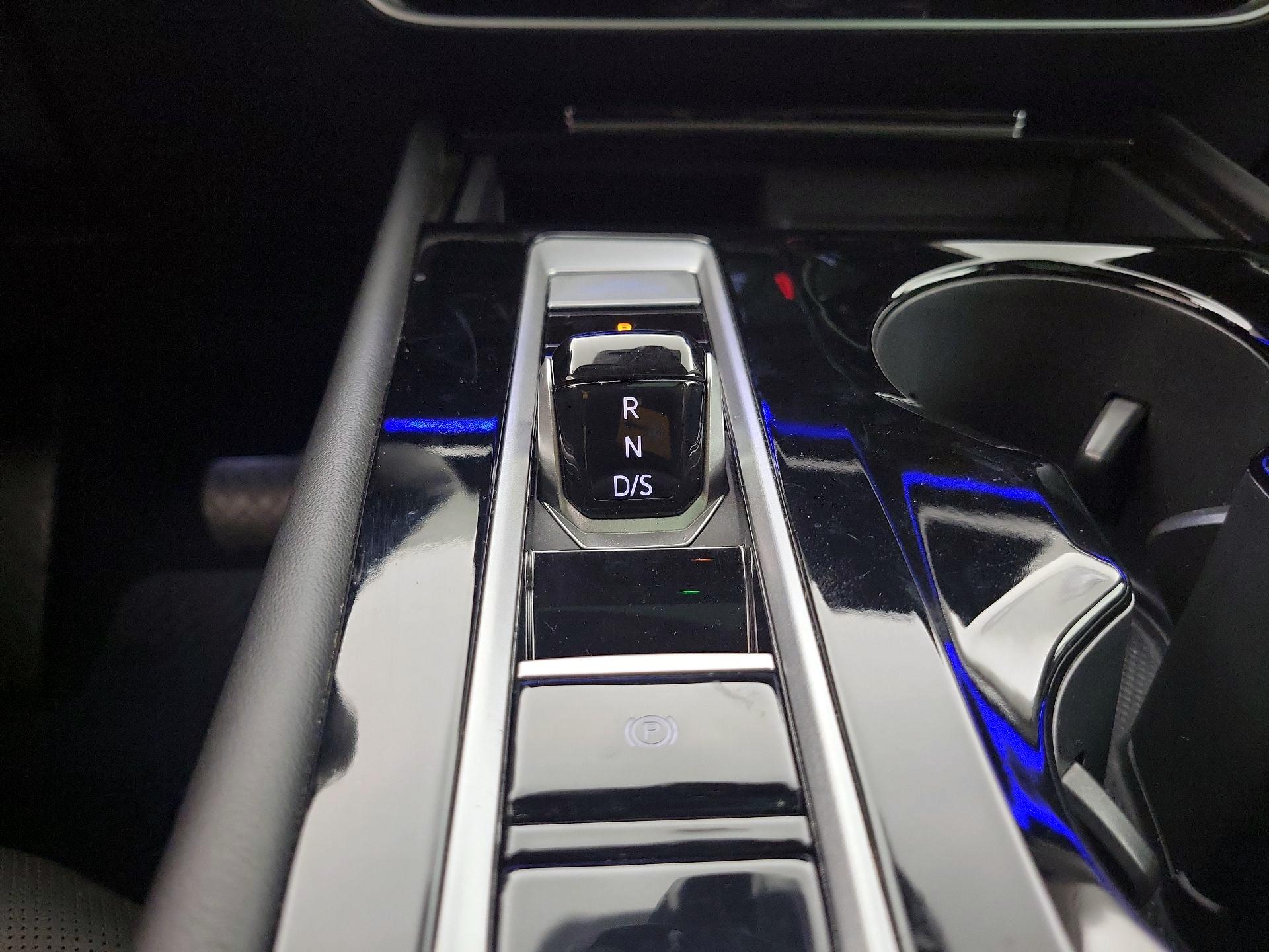 Thumbnail: 2024 Volkswagen Atlas - 18