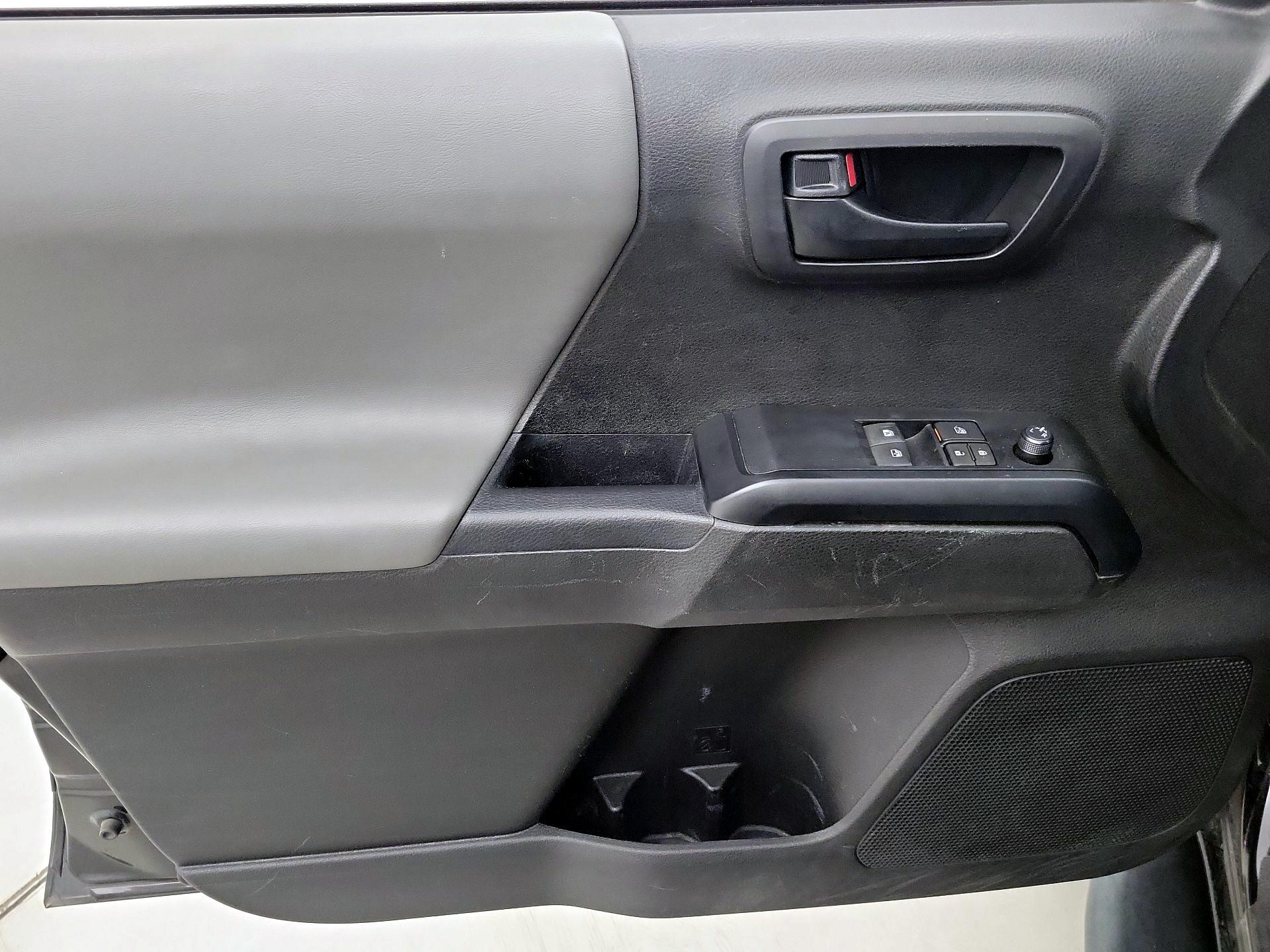 Thumbnail: 2022 Toyota Tacoma - 12