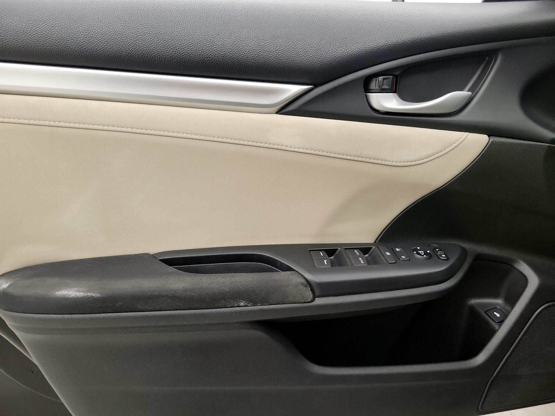 Thumbnail: 2016 Honda Civic - 12