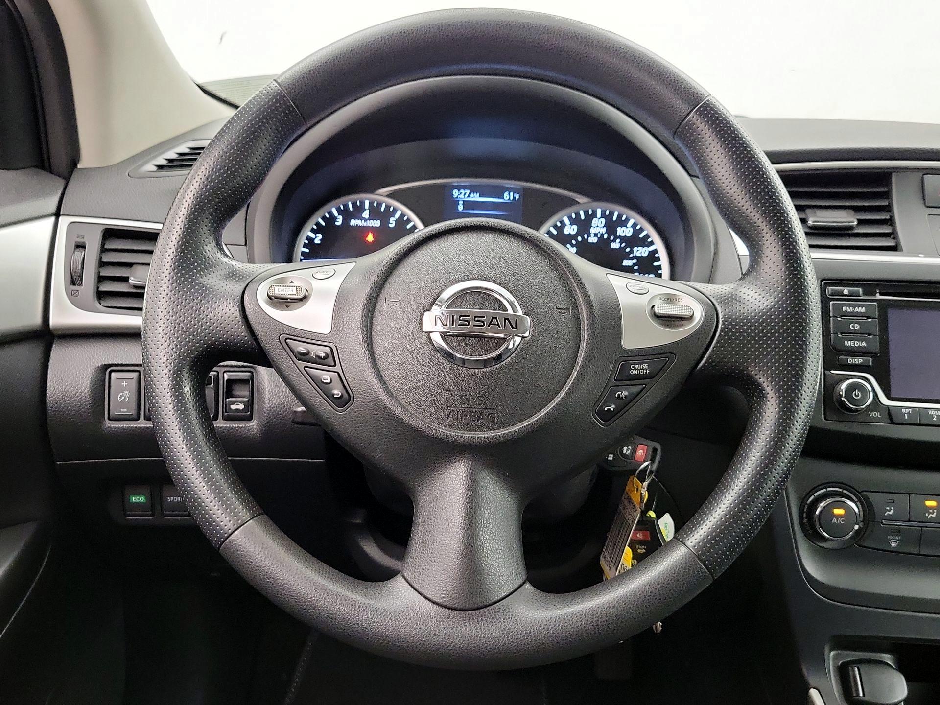 Thumbnail: 2018 Nissan Sentra - 10