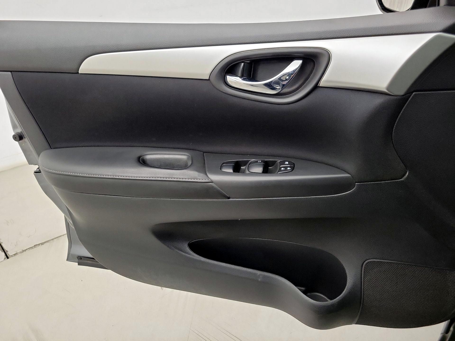 Thumbnail: 2018 Nissan Sentra - 12