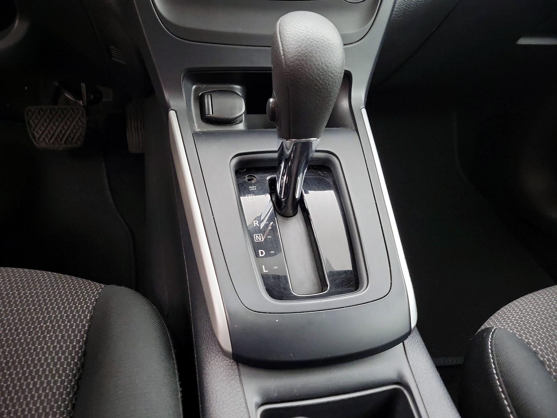 Thumbnail: 2018 Nissan Sentra - 17