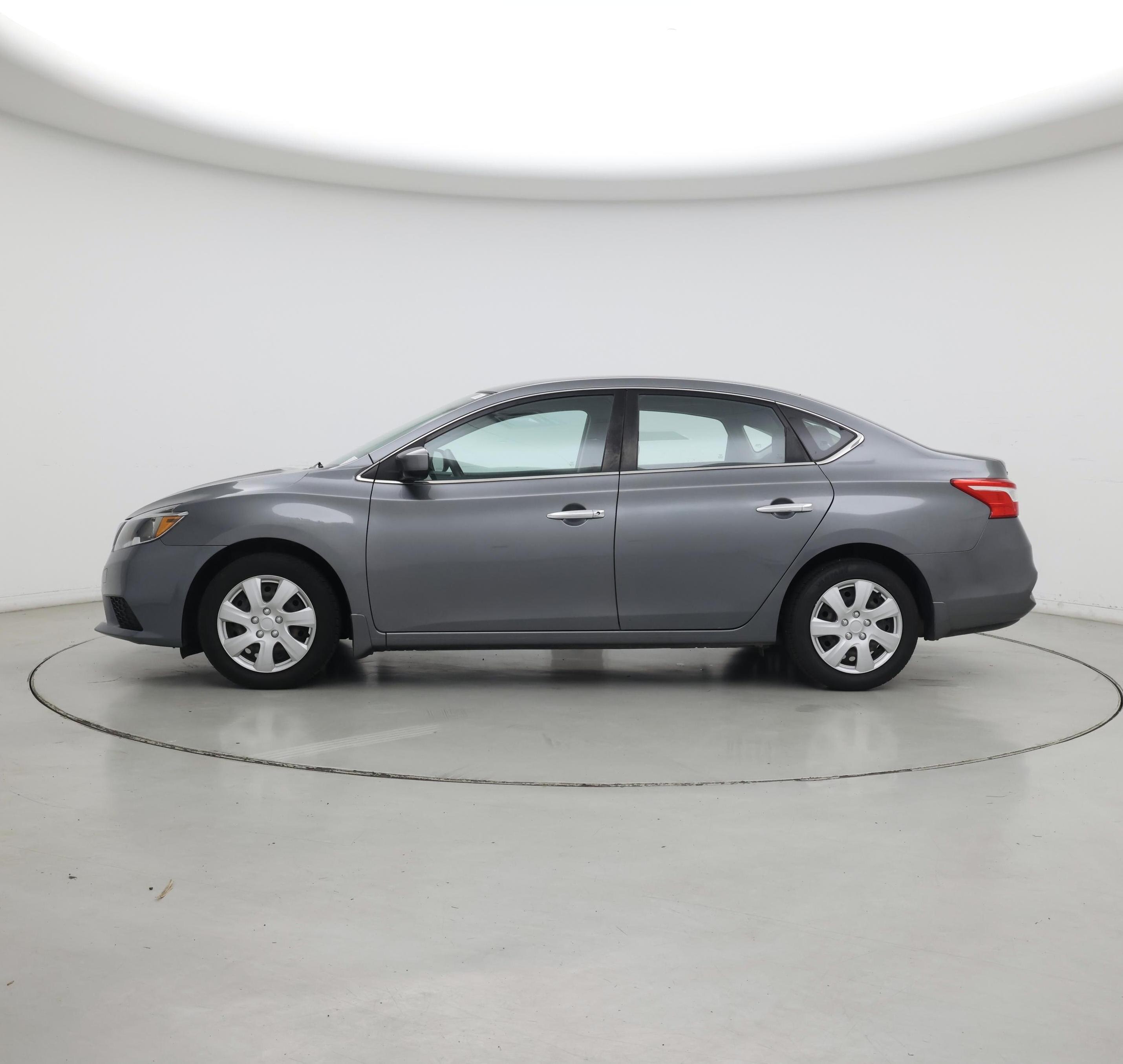 Thumbnail: 2018 Nissan Sentra - 3