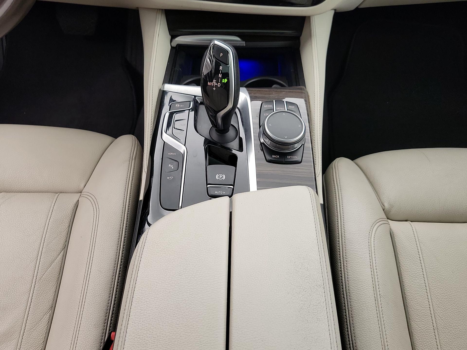 Thumbnail: 2018 BMW 5 Series - 18