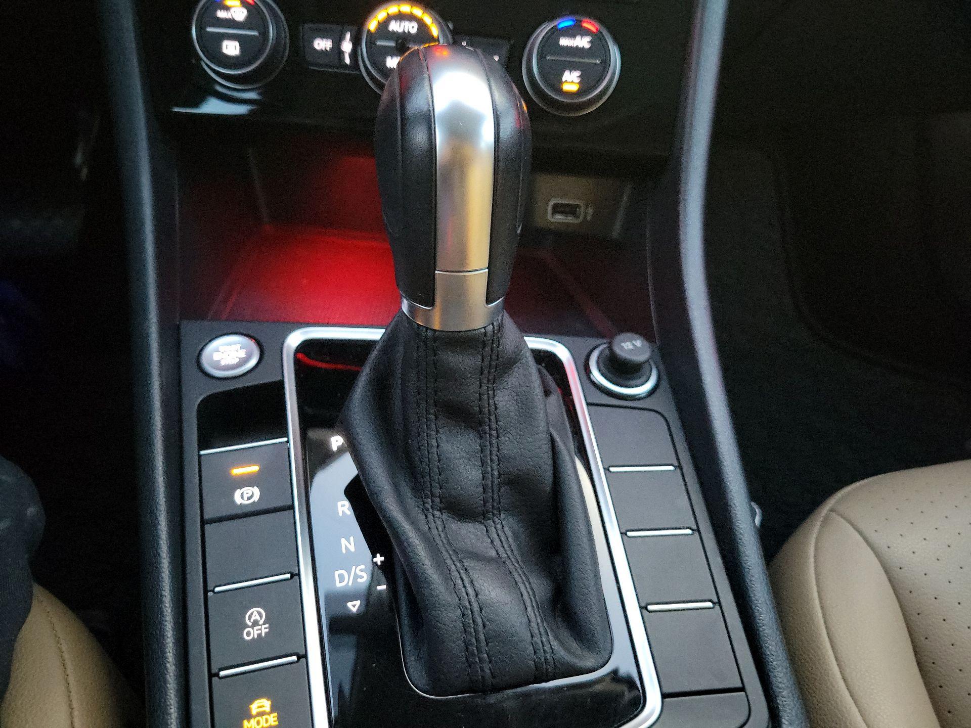 Thumbnail: 2019 Volkswagen Jetta - 17