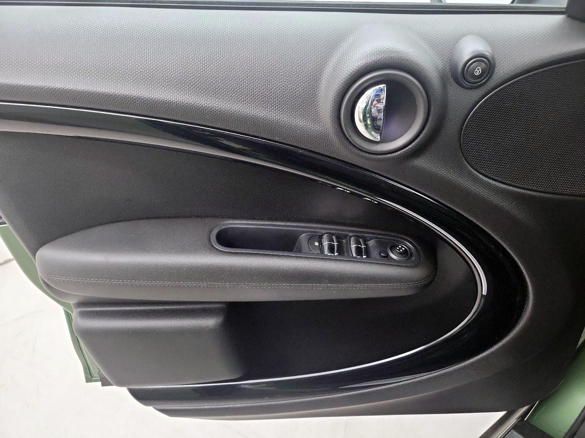 Thumbnail: 2015 MINI Cooper Countryman - 12