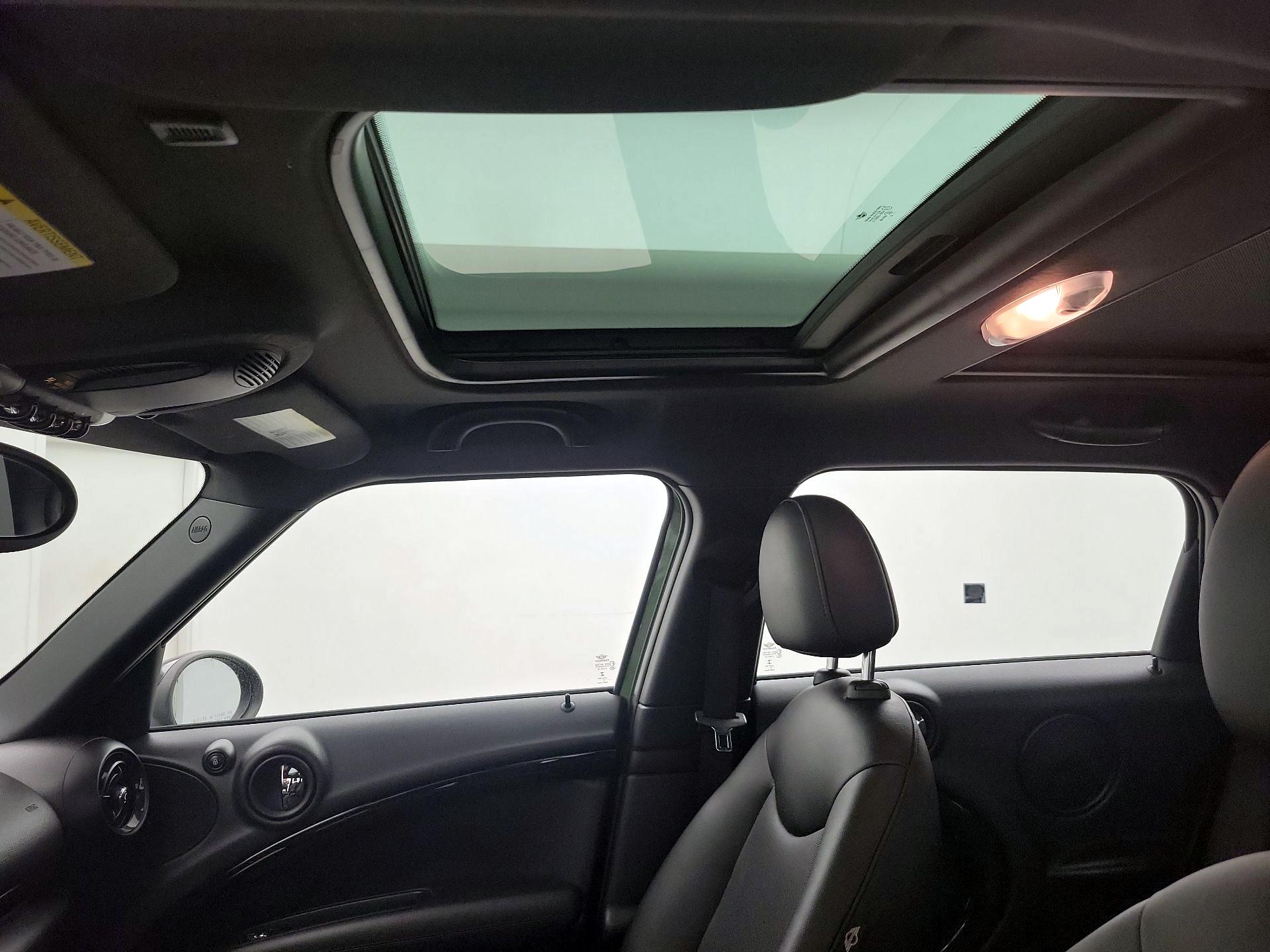 Thumbnail: 2015 MINI Cooper Countryman - 17