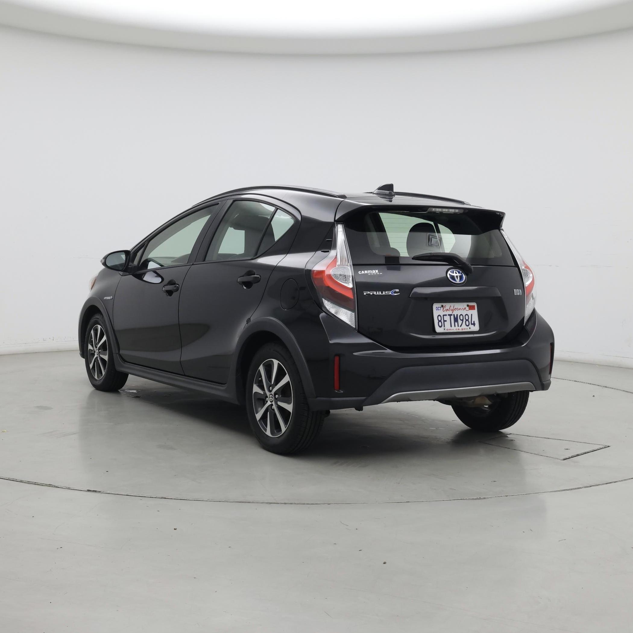 Thumbnail: 2018 Toyota Prius c - 2