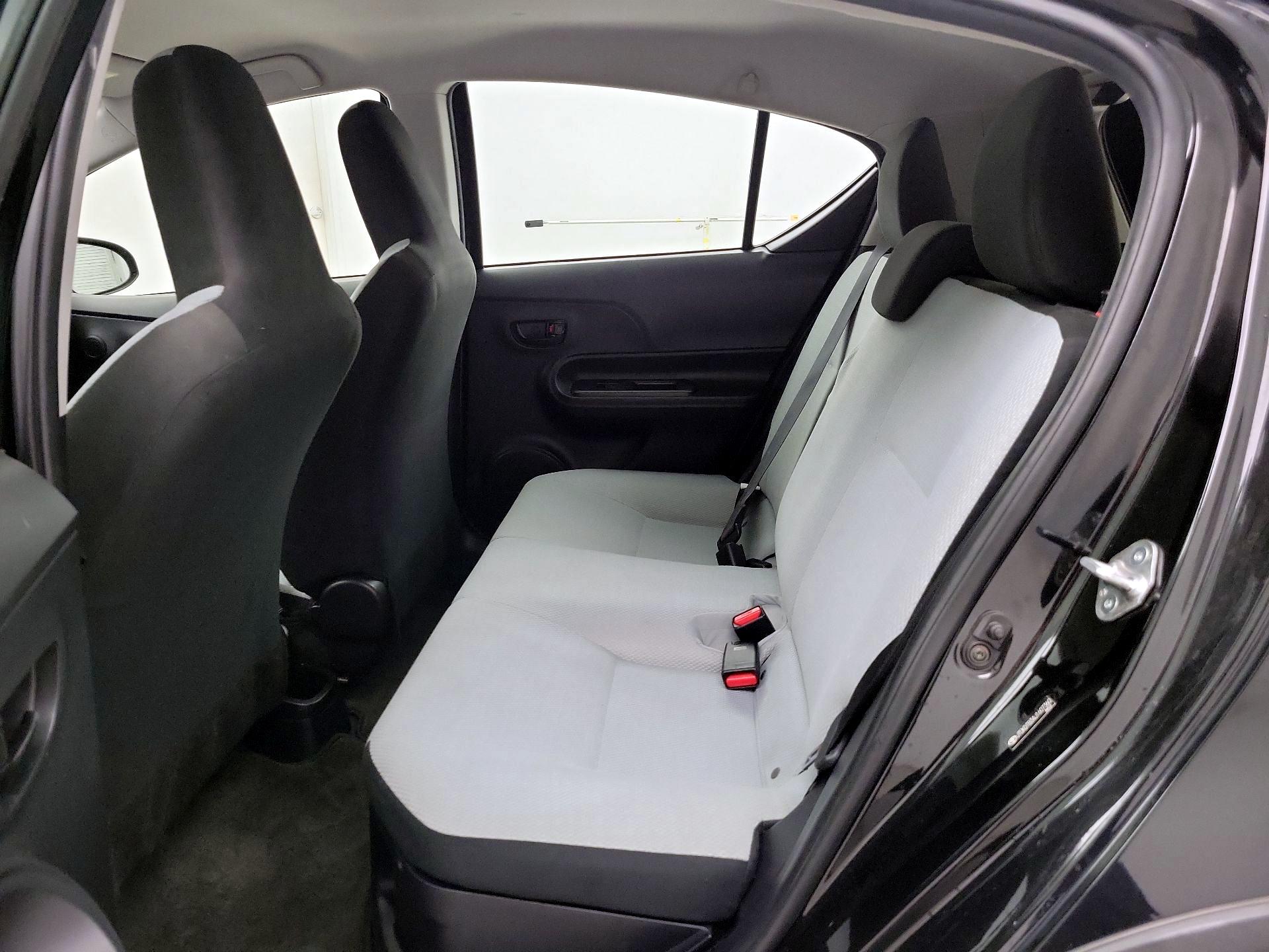 Thumbnail: 2018 Toyota Prius c - 19