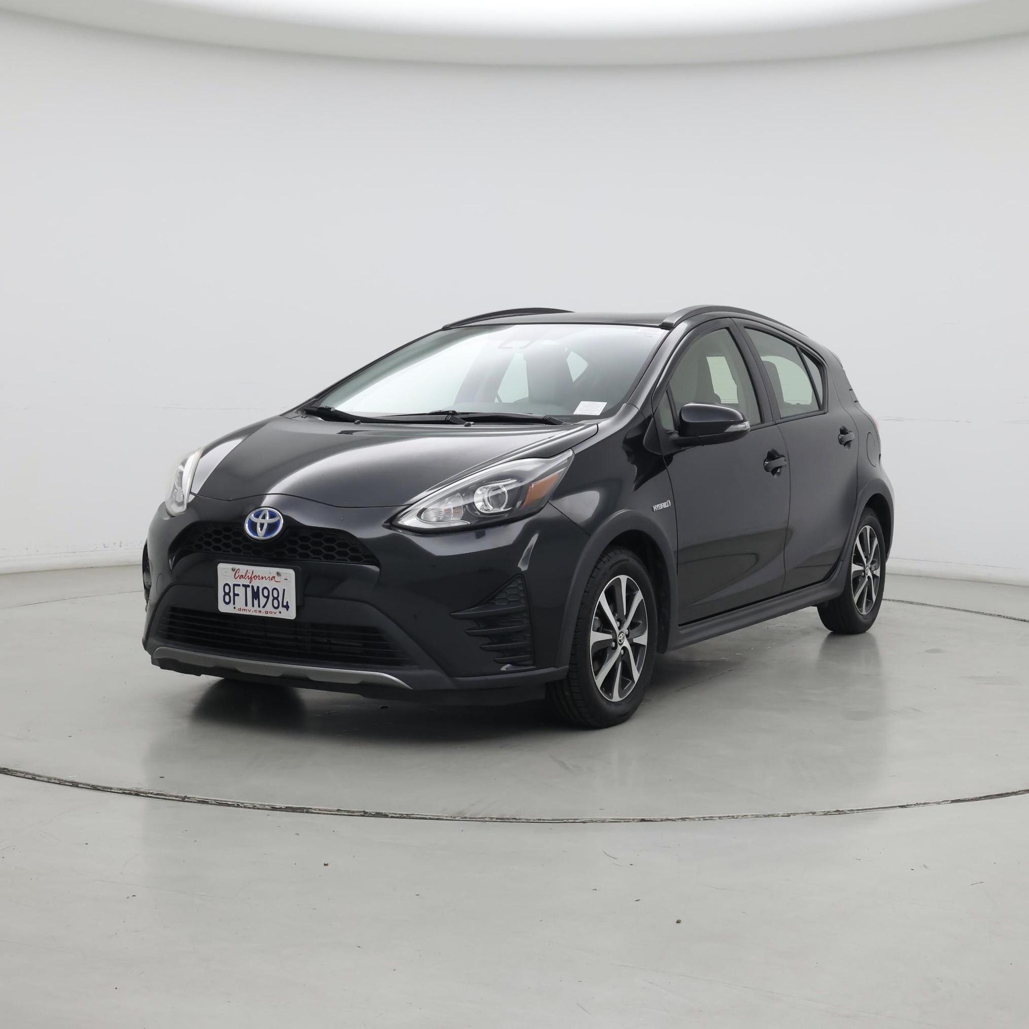 Thumbnail: 2018 Toyota Prius c - 4