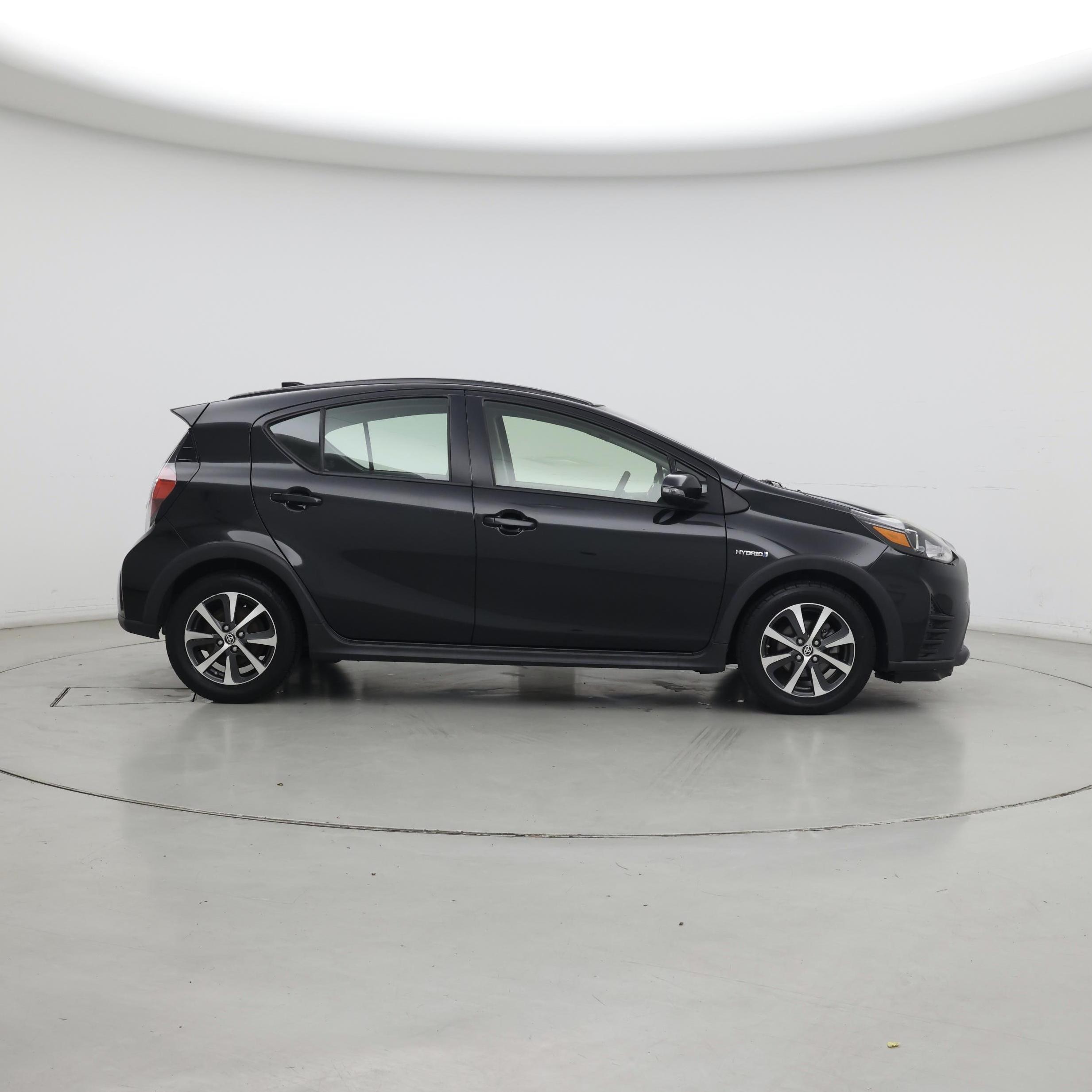 Thumbnail: 2018 Toyota Prius c - 7