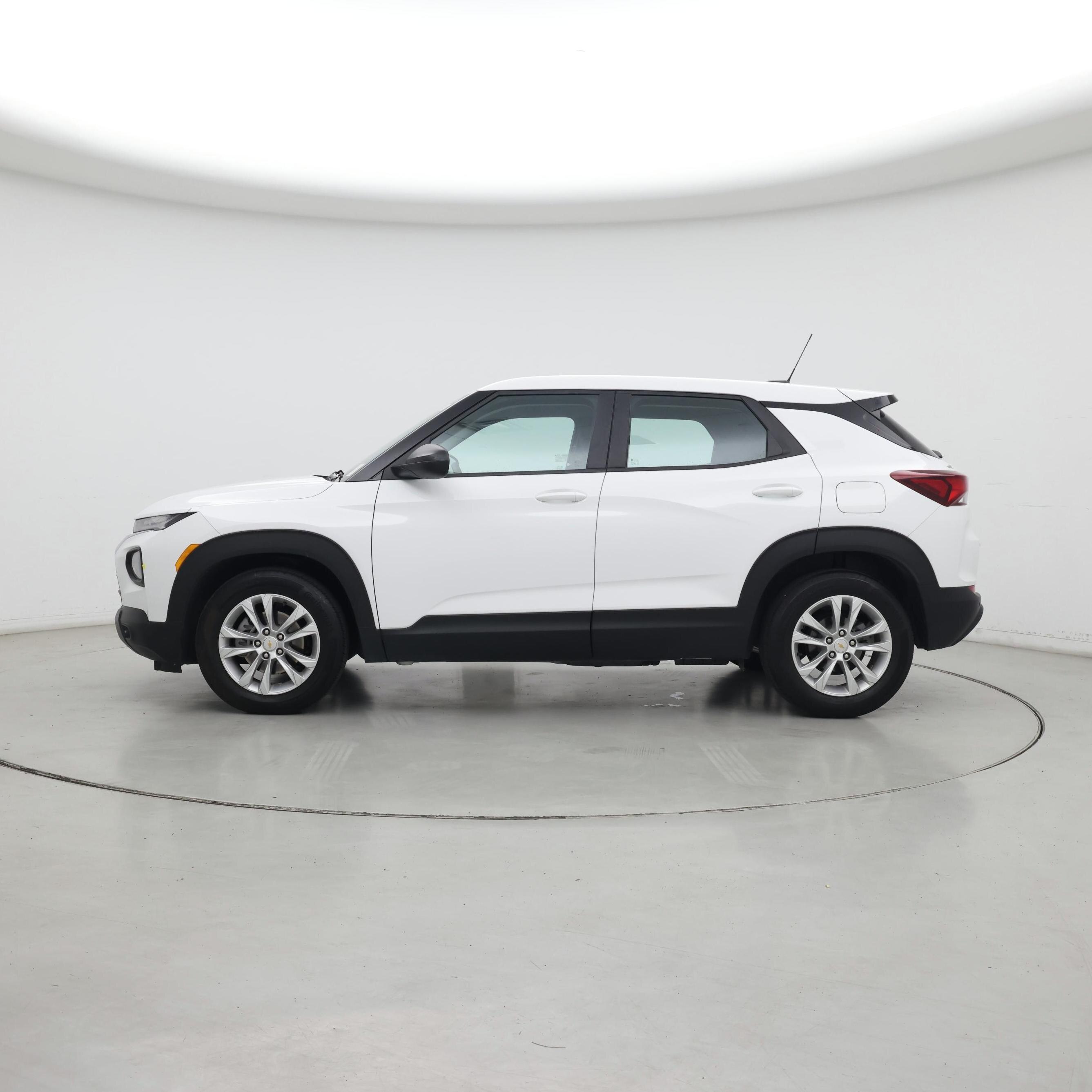 Thumbnail: 2021 Chevrolet TrailBlazer - 3