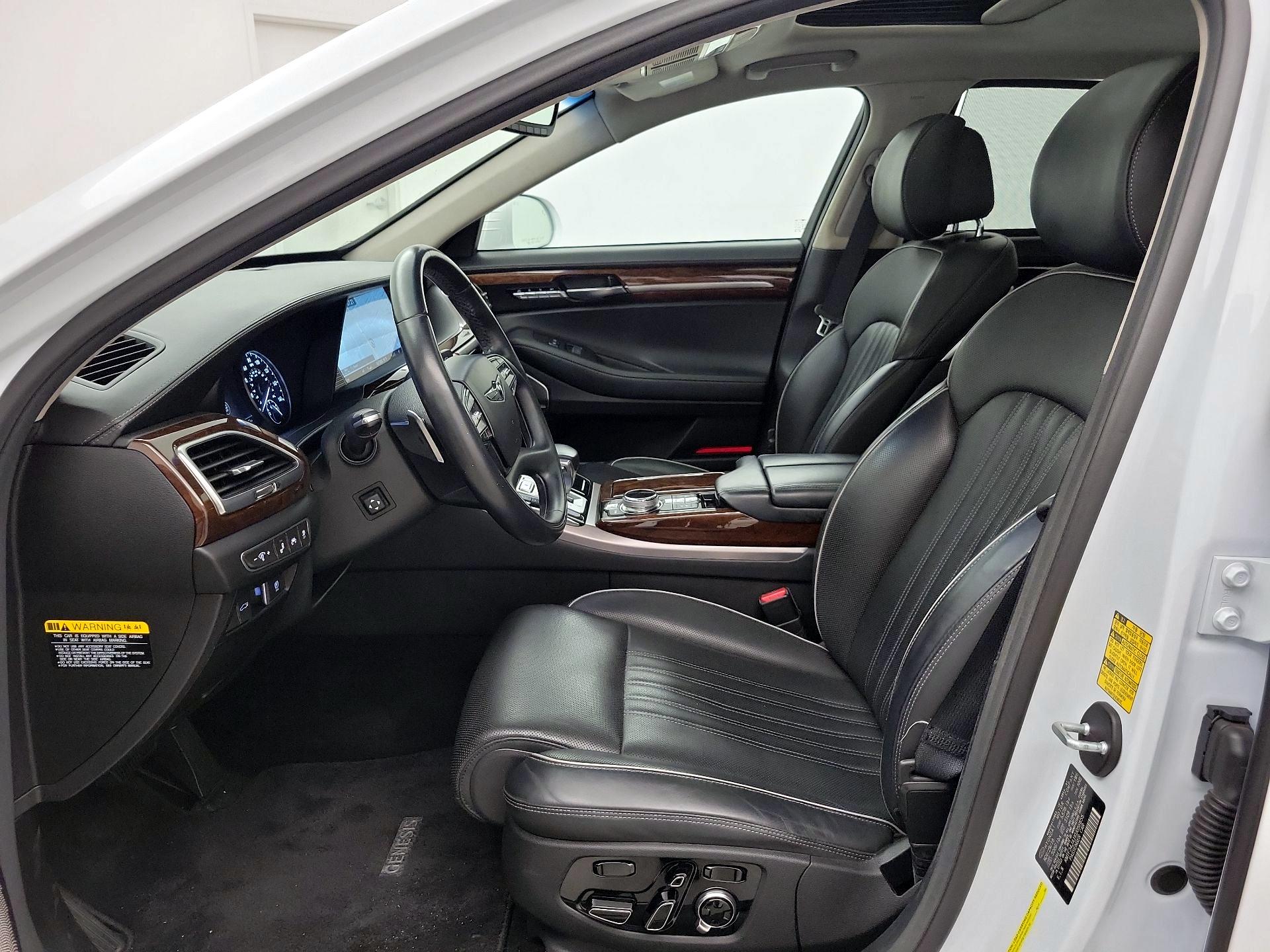 Thumbnail: 2019 Genesis G90 - 11