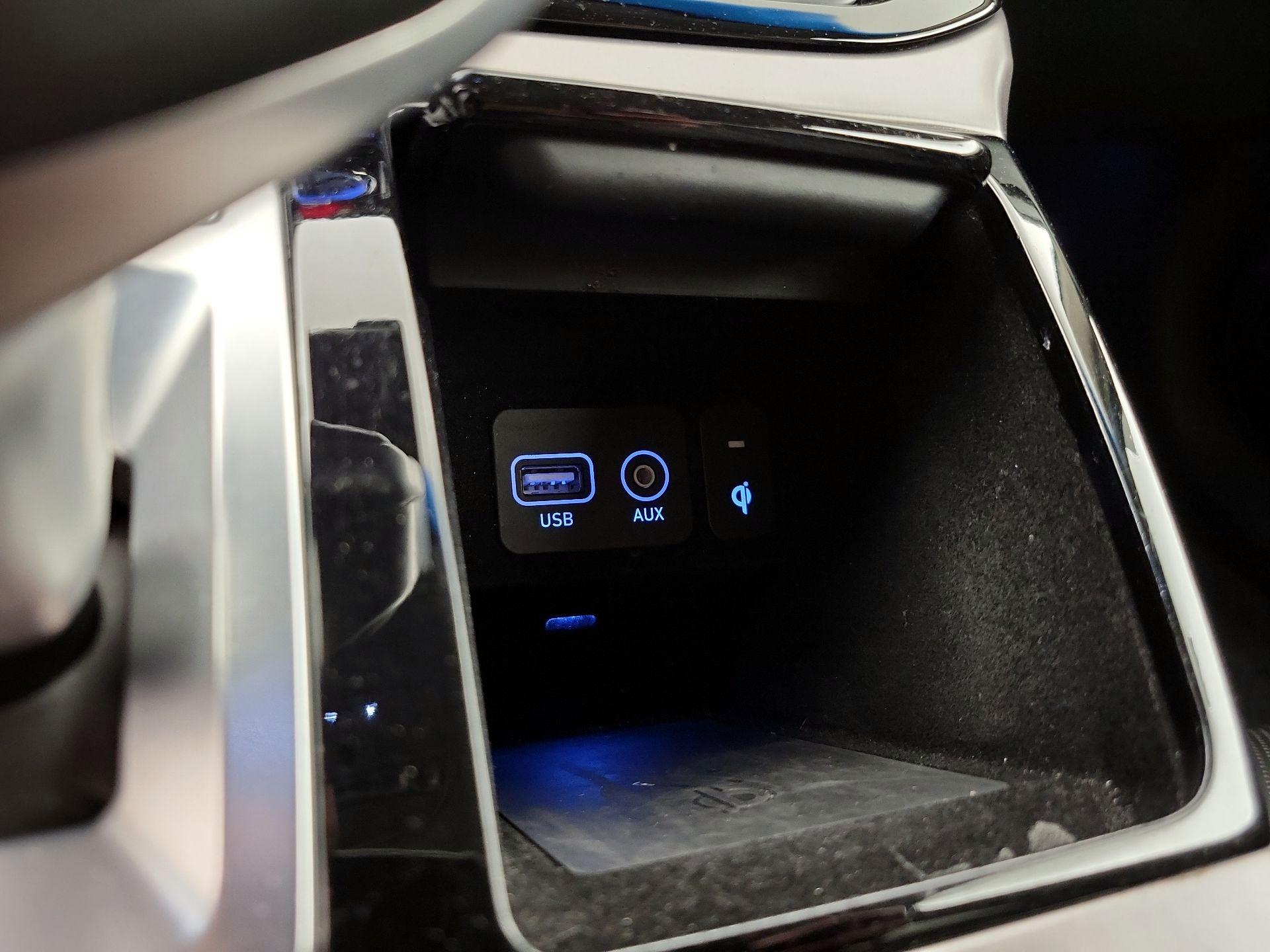 Thumbnail: 2019 Genesis G90 - 19