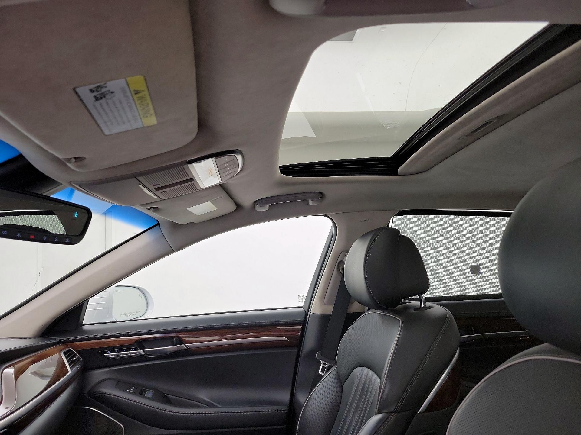 Thumbnail: 2019 Genesis G90 - 20