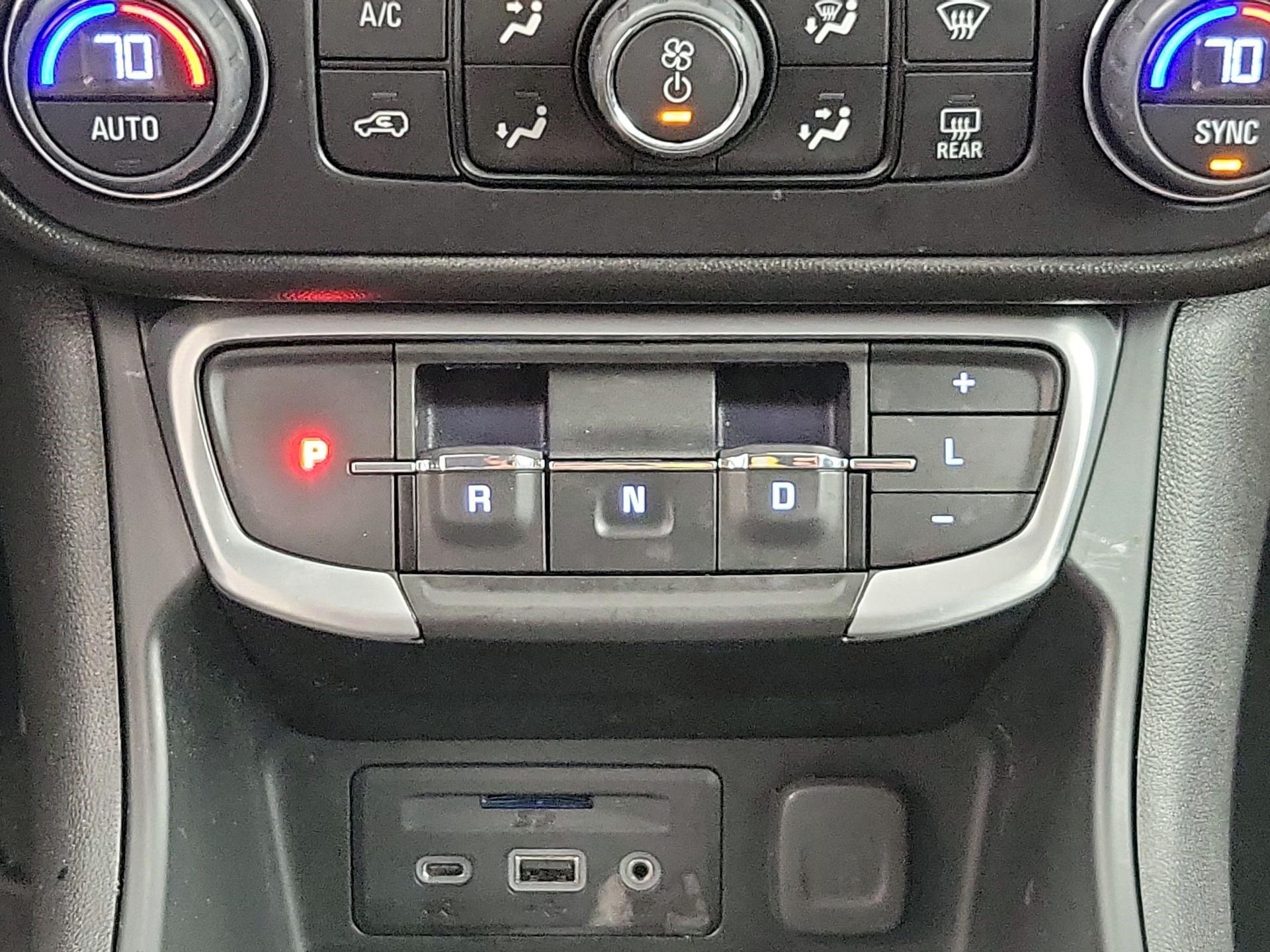 Thumbnail: 2022 GMC Terrain - 17