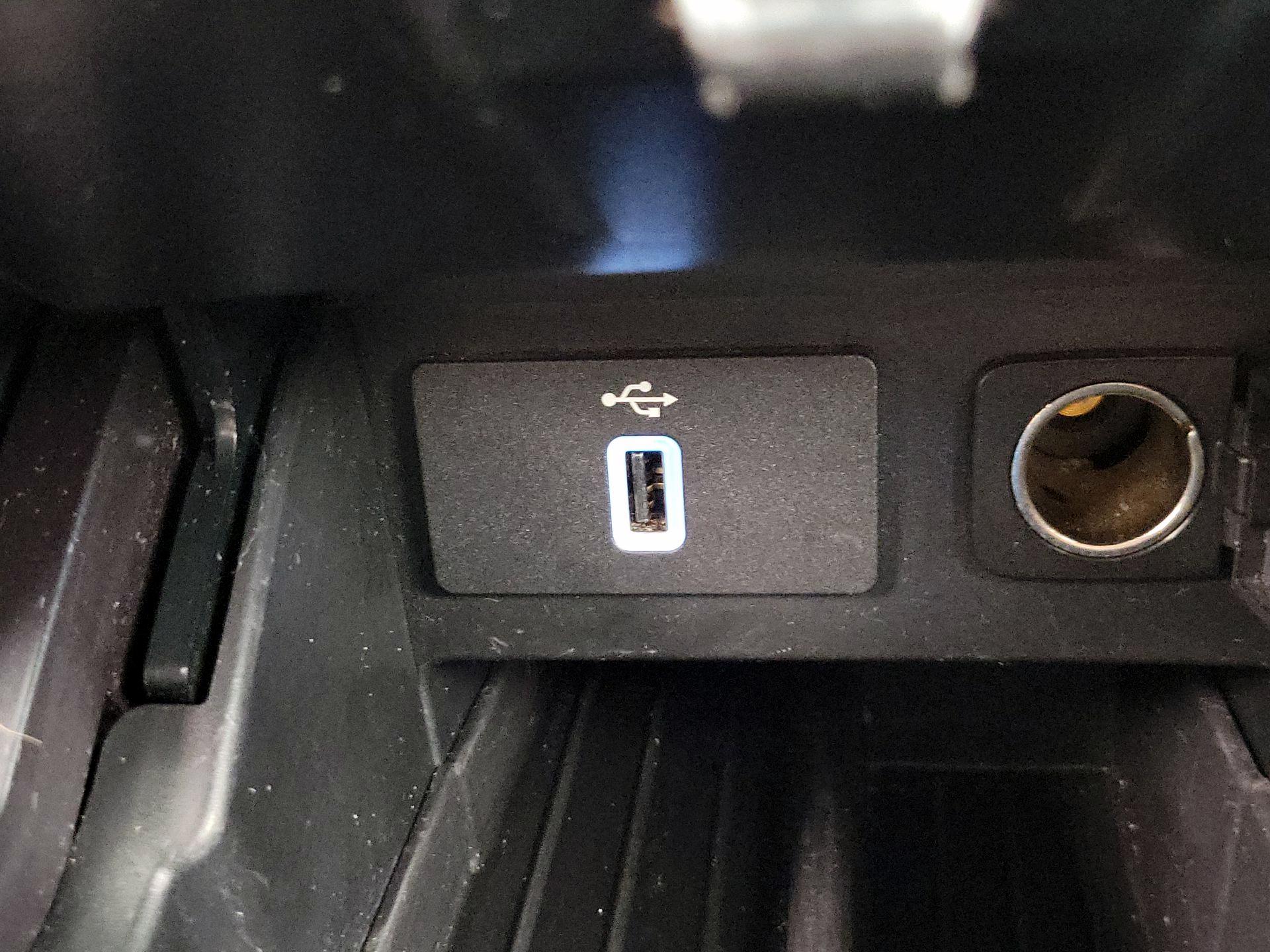 Thumbnail: 2019 Ford Explorer - 18