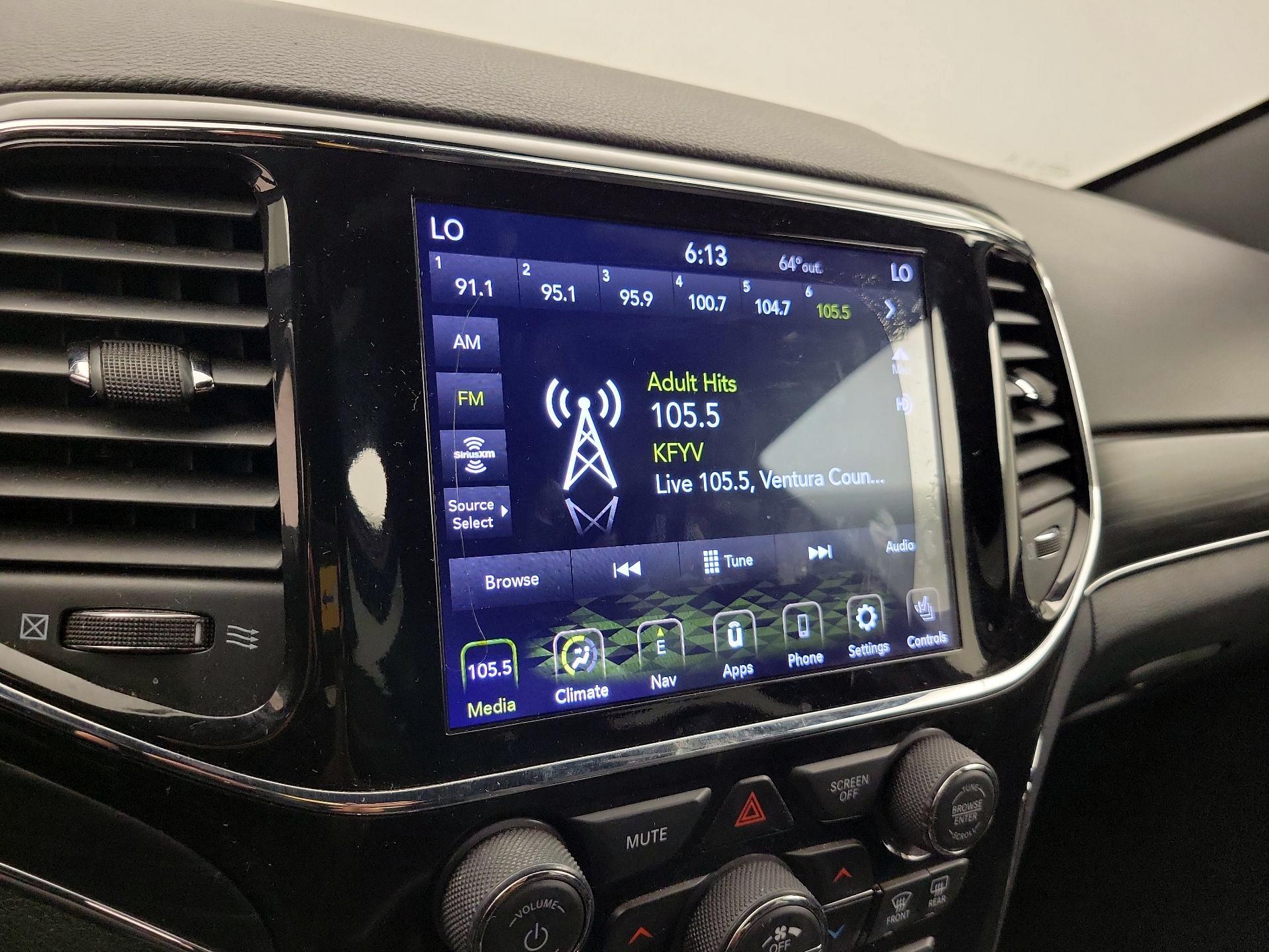 Thumbnail: 2022 Jeep Grand Cherokee - 16