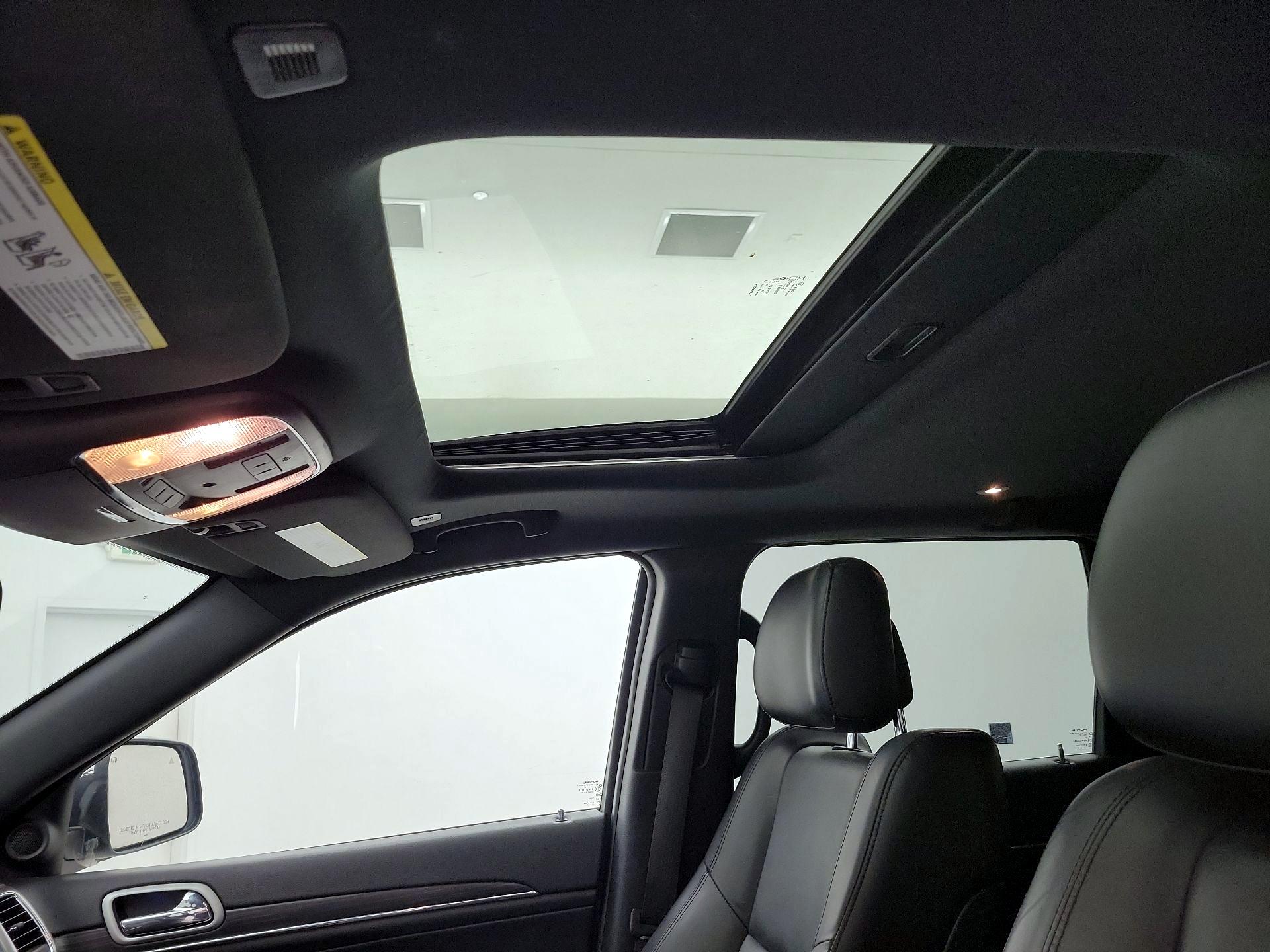 Thumbnail: 2022 Jeep Grand Cherokee - 20