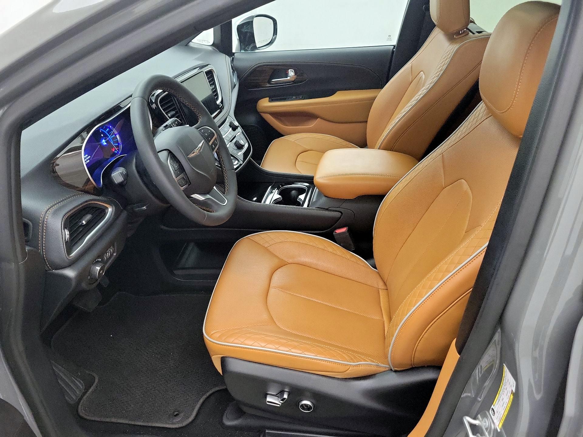 Thumbnail: 2023 Chrysler Pacifica - 11