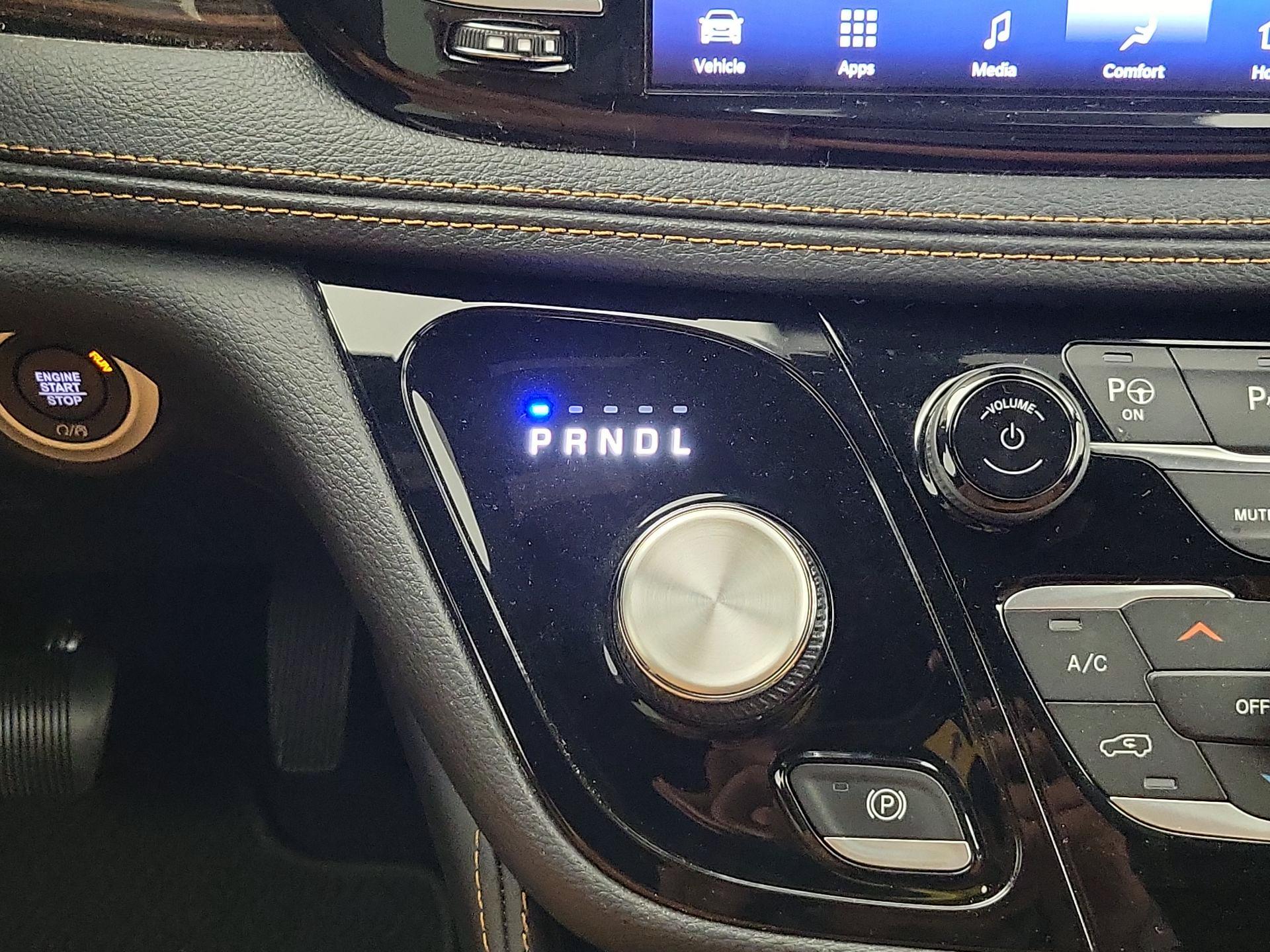 Thumbnail: 2023 Chrysler Pacifica - 18