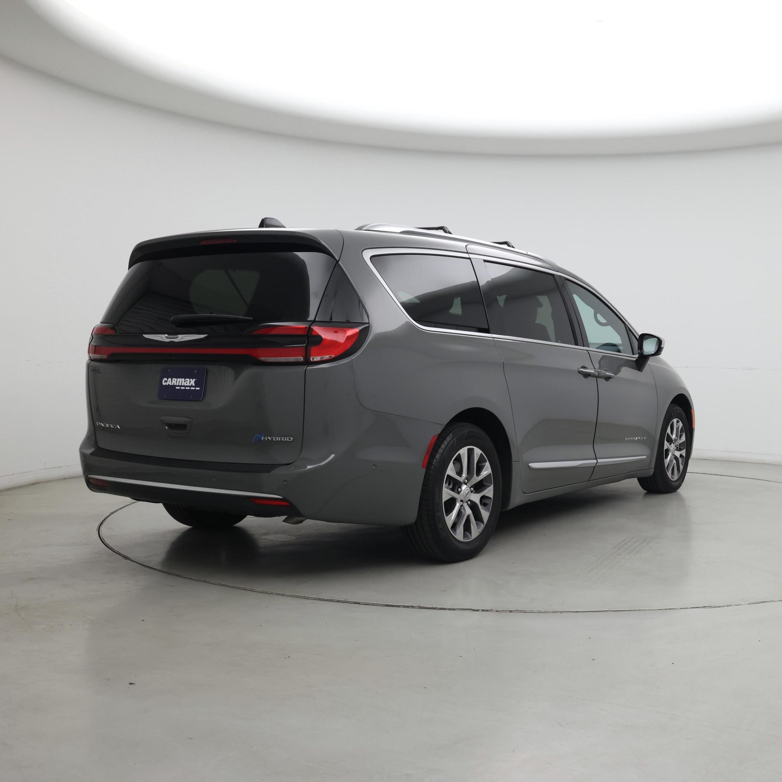 Thumbnail: 2023 Chrysler Pacifica - 8