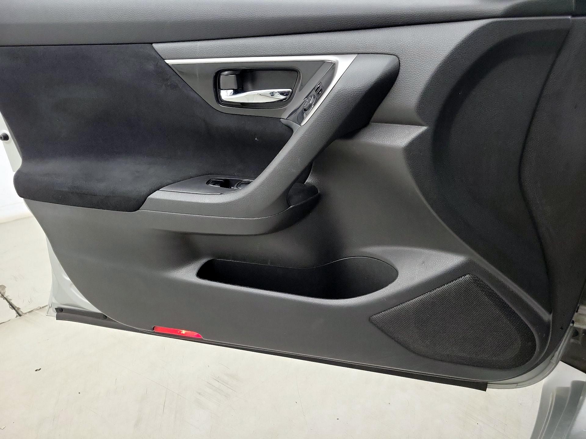 Thumbnail: 2014 Nissan Altima - 12