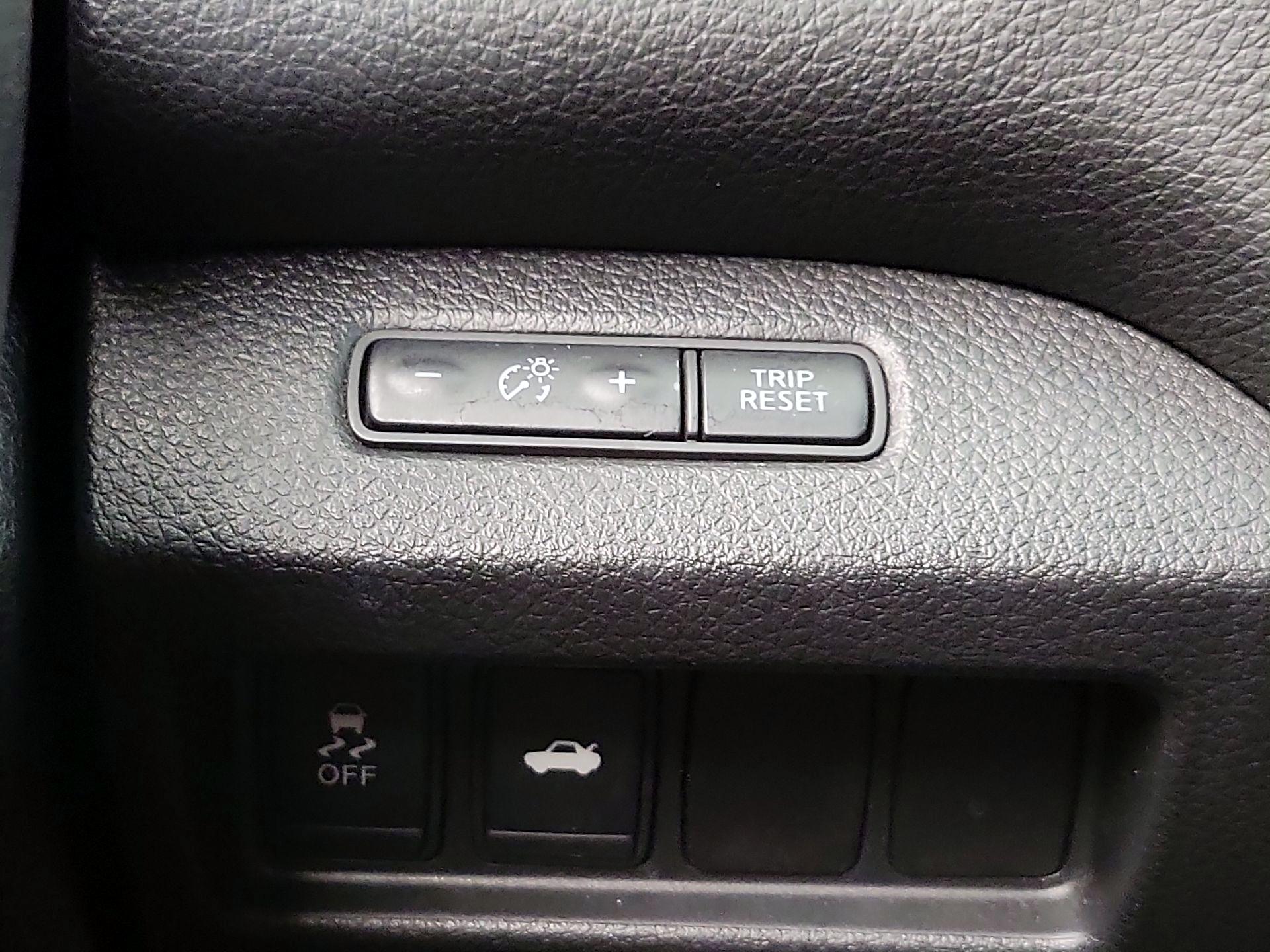 Thumbnail: 2014 Nissan Altima - 13