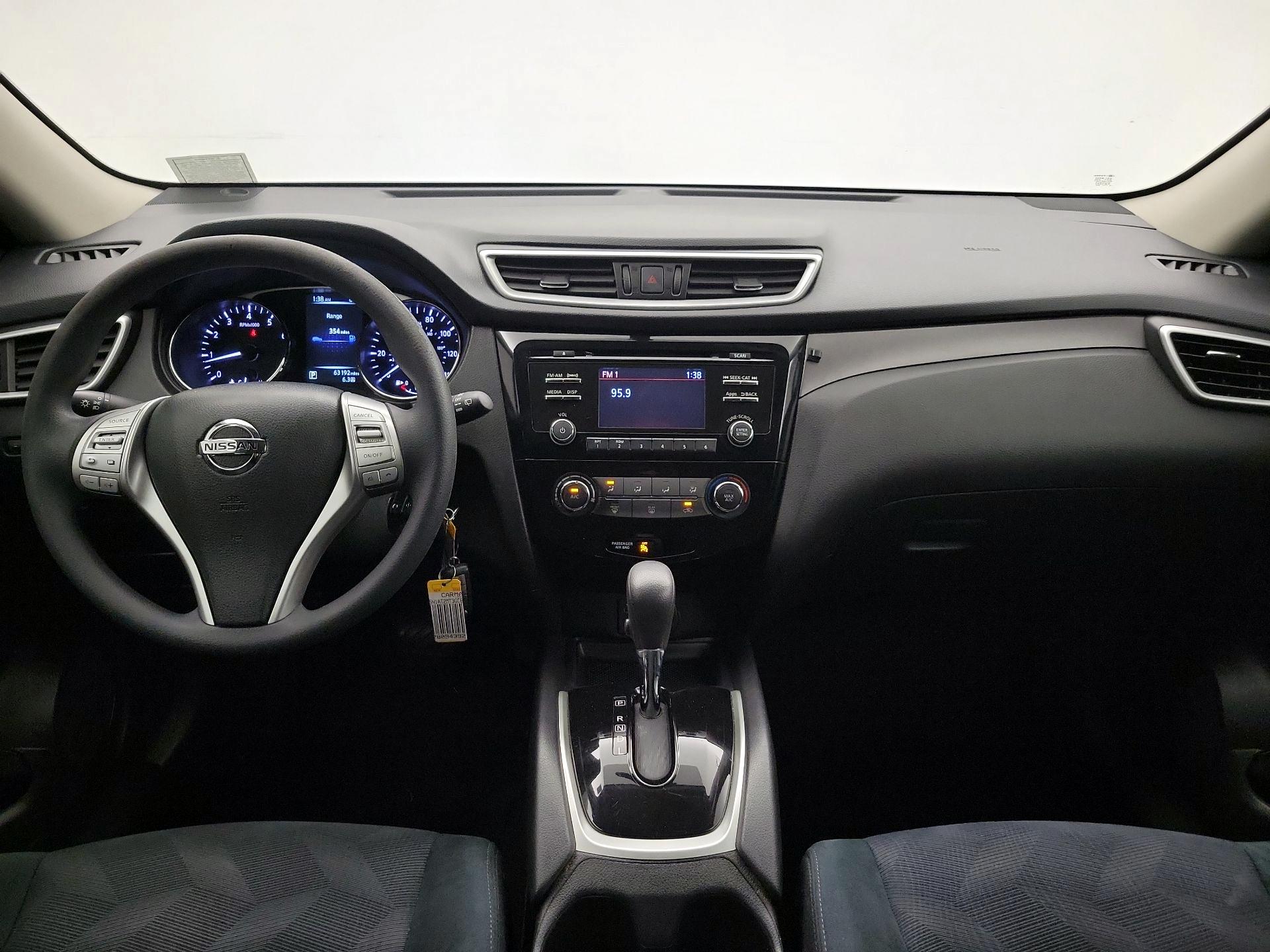 Thumbnail: 2016 Nissan Rogue - 9