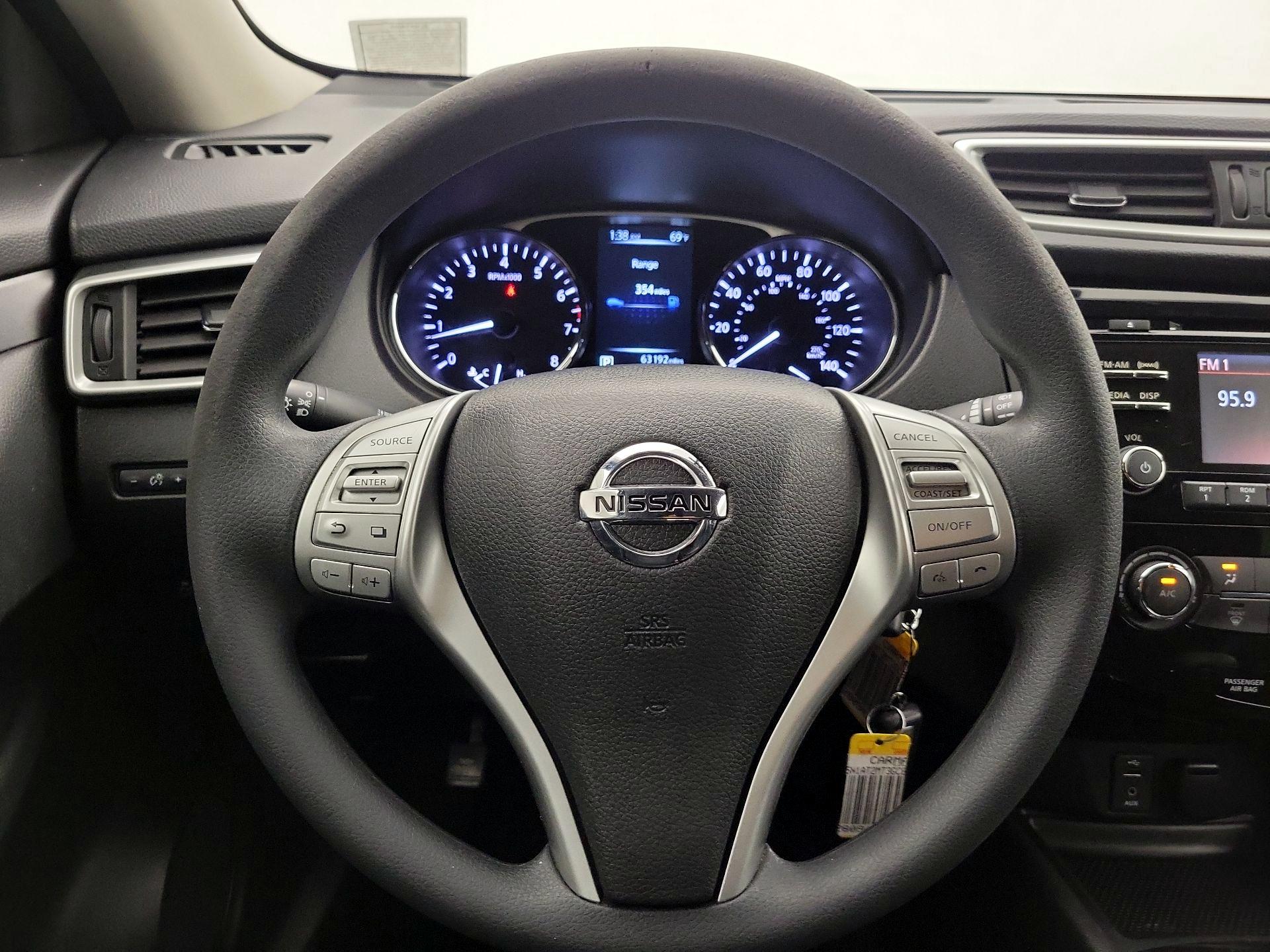 Thumbnail: 2016 Nissan Rogue - 10