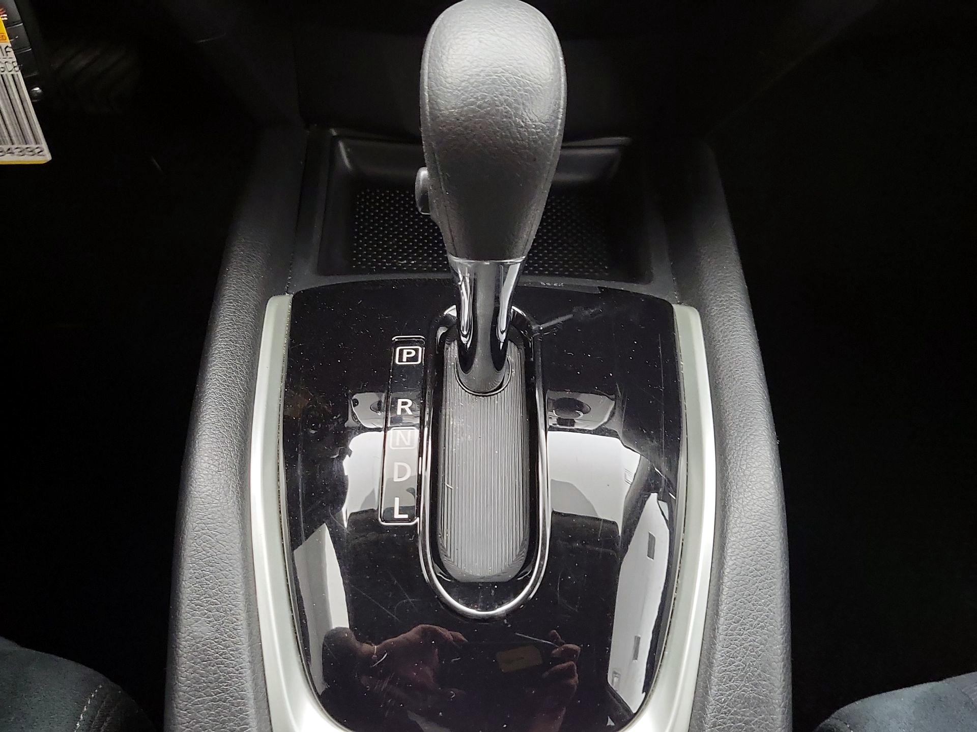 Thumbnail: 2016 Nissan Rogue - 17