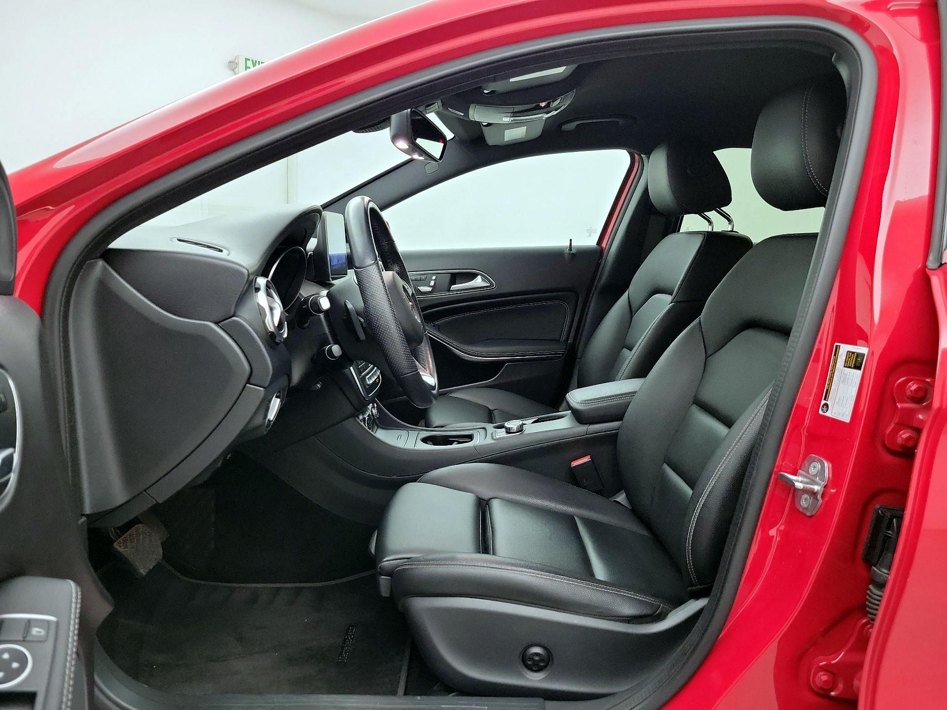 Thumbnail: 2020 Mercedes-Benz GLA - 11