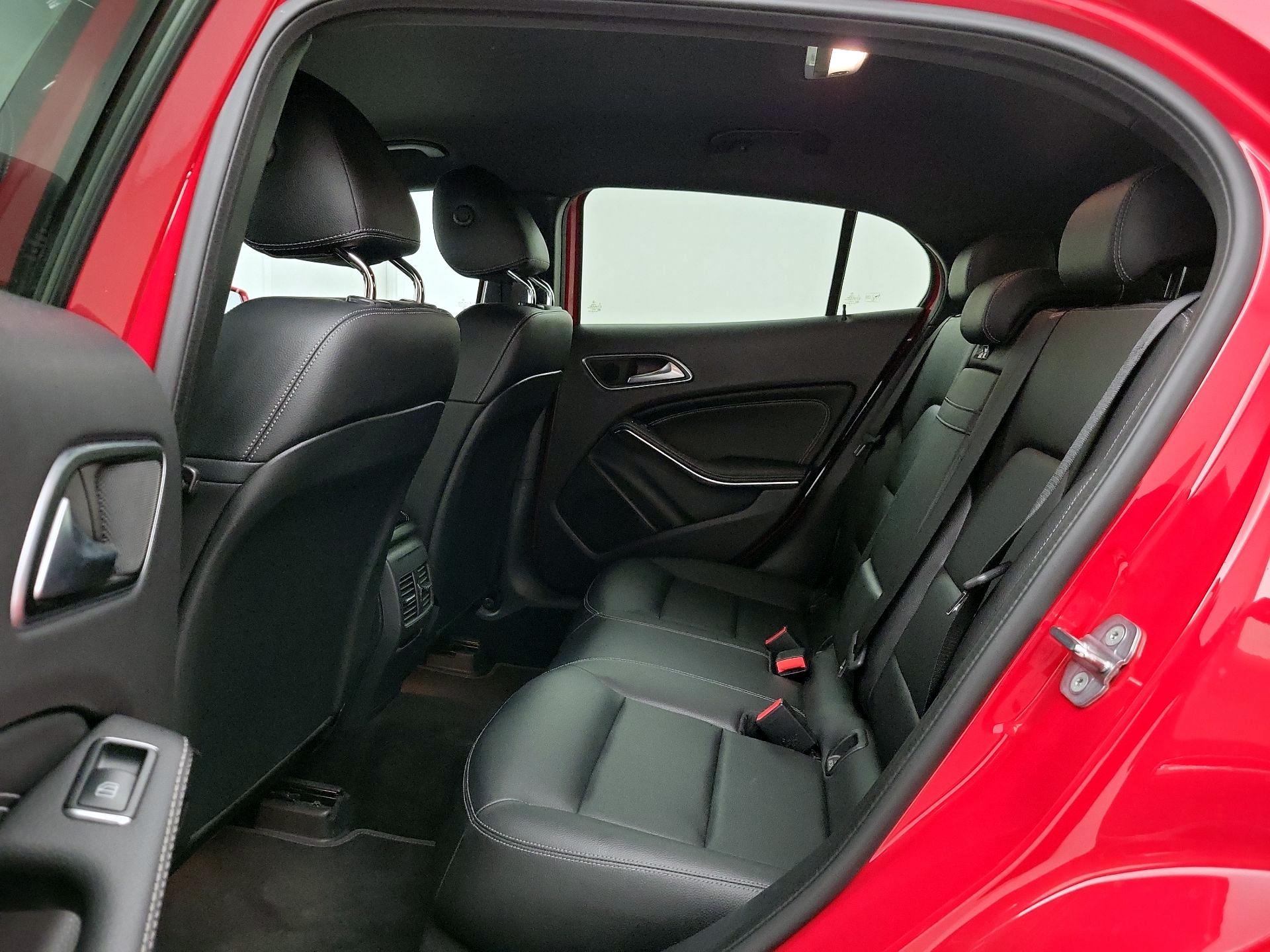 Thumbnail: 2020 Mercedes-Benz GLA - 20