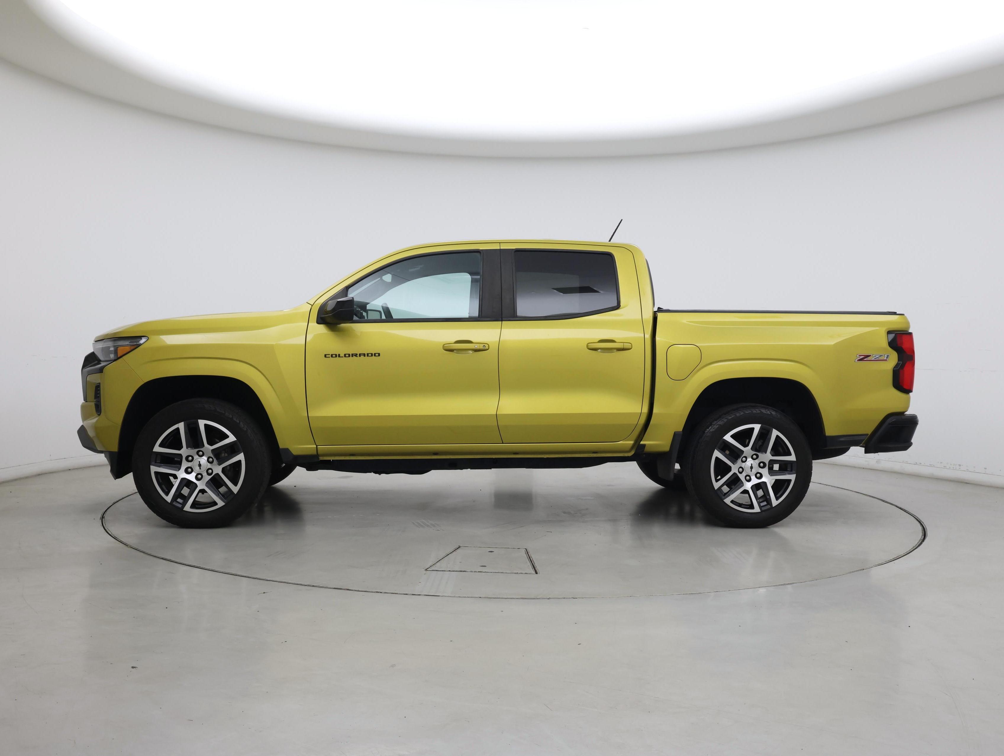 Thumbnail: 2023 Chevrolet Colorado - 3