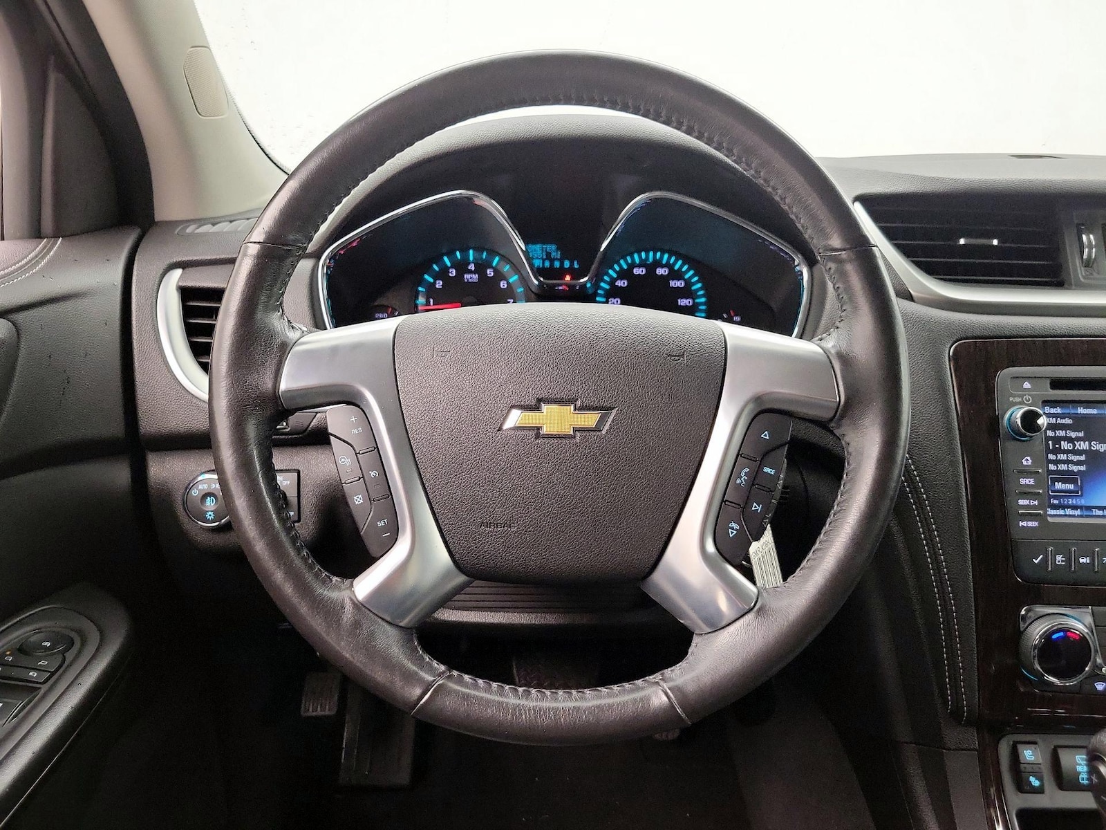 2017 Chevrolet Traverse Premier - Photo 11