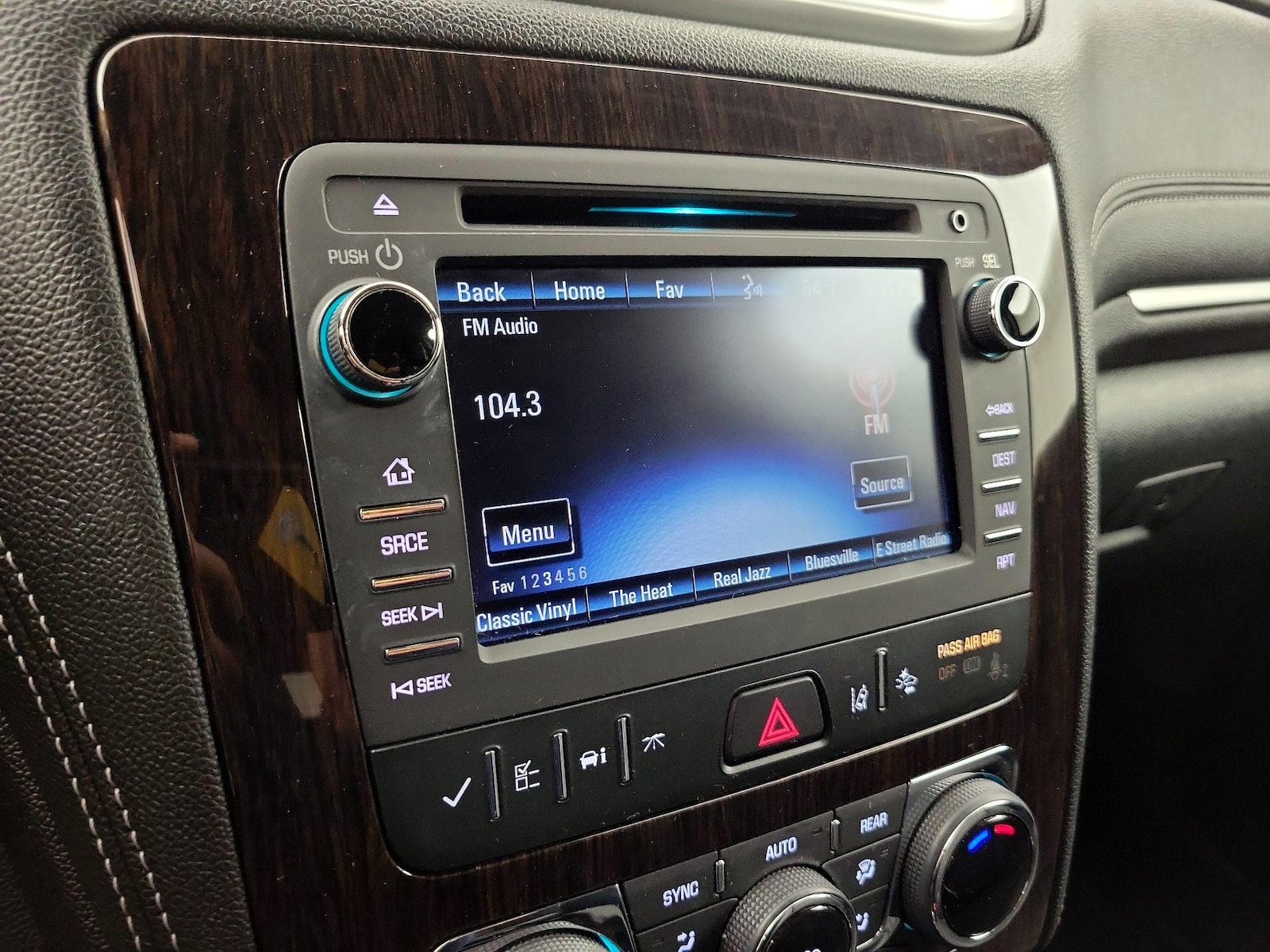 2017 Chevrolet Traverse Premier - Photo 16