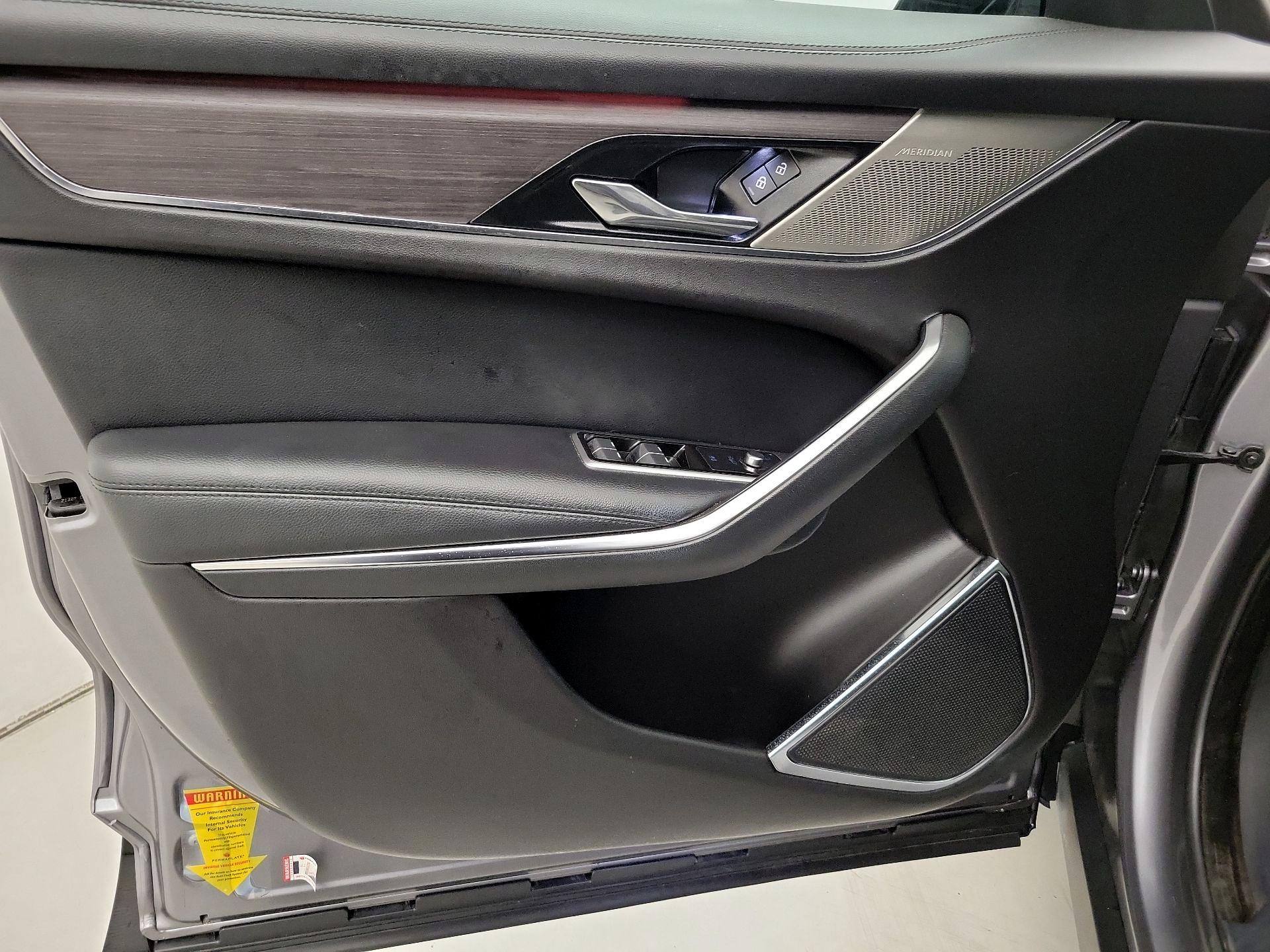 Thumbnail: 2022 Jaguar F-Pace - 12