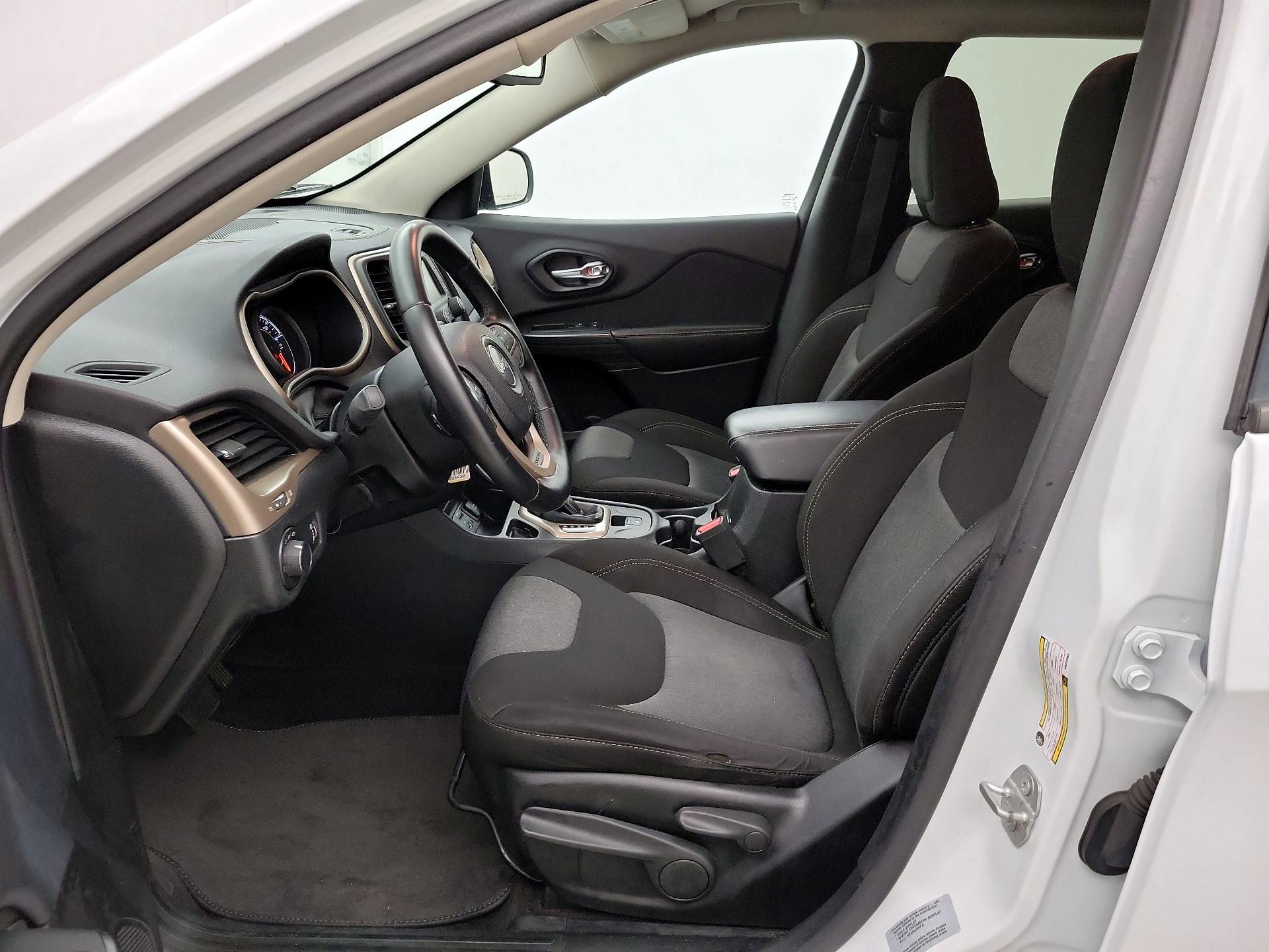 Thumbnail: 2016 Jeep Cherokee - 11