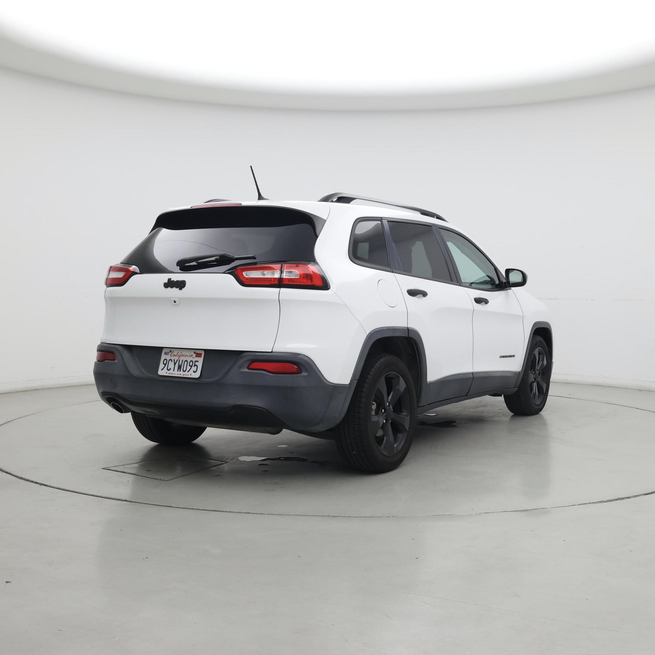 Thumbnail: 2016 Jeep Cherokee - 8