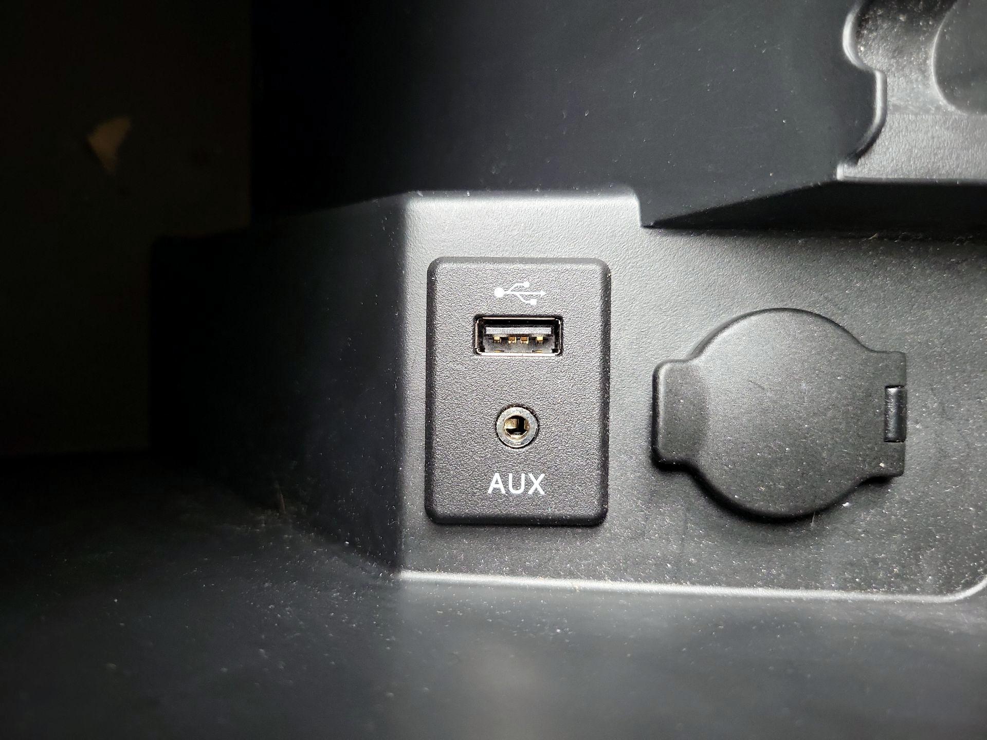 Thumbnail: 2016 Nissan Frontier - 18