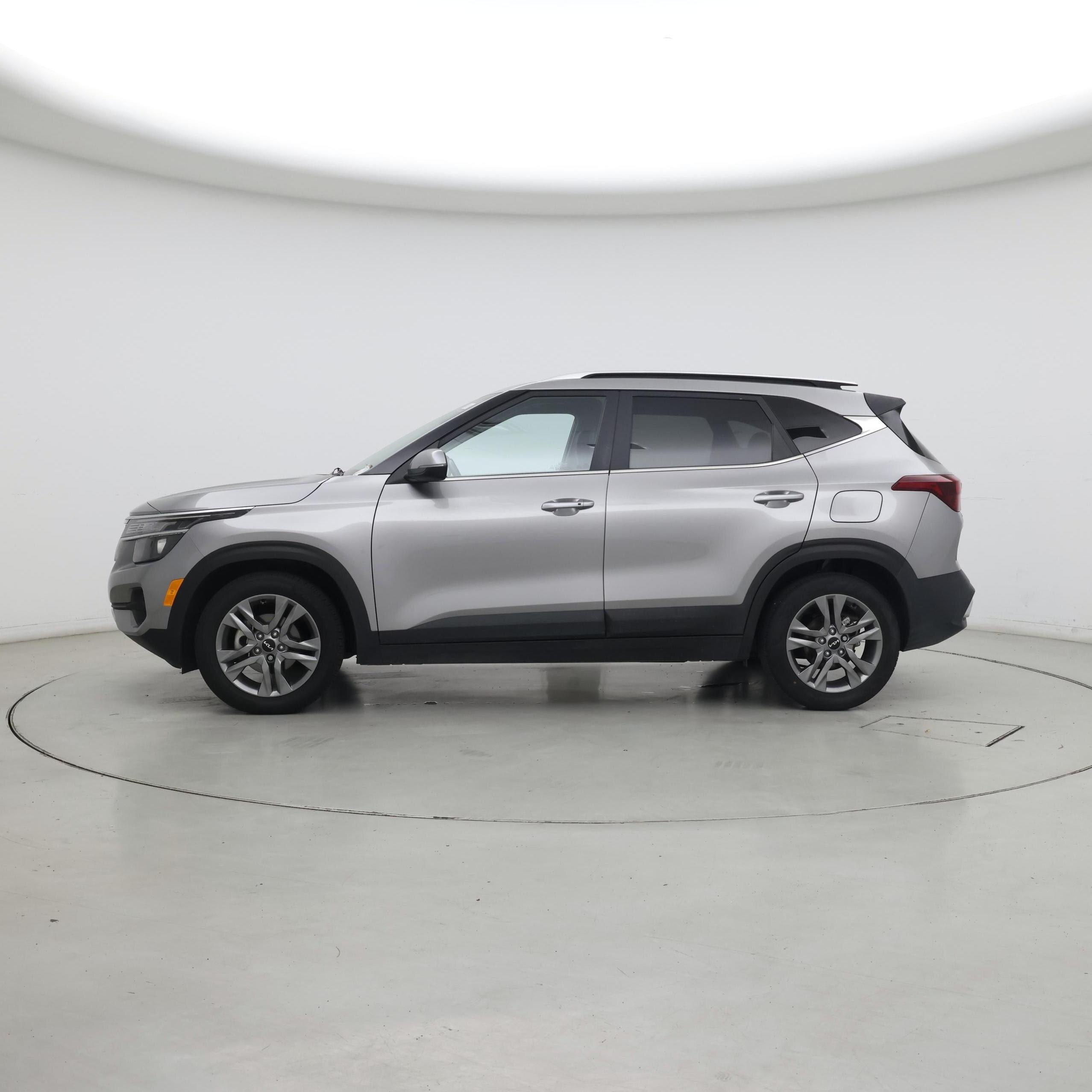 Thumbnail: 2022 Kia Seltos - 3