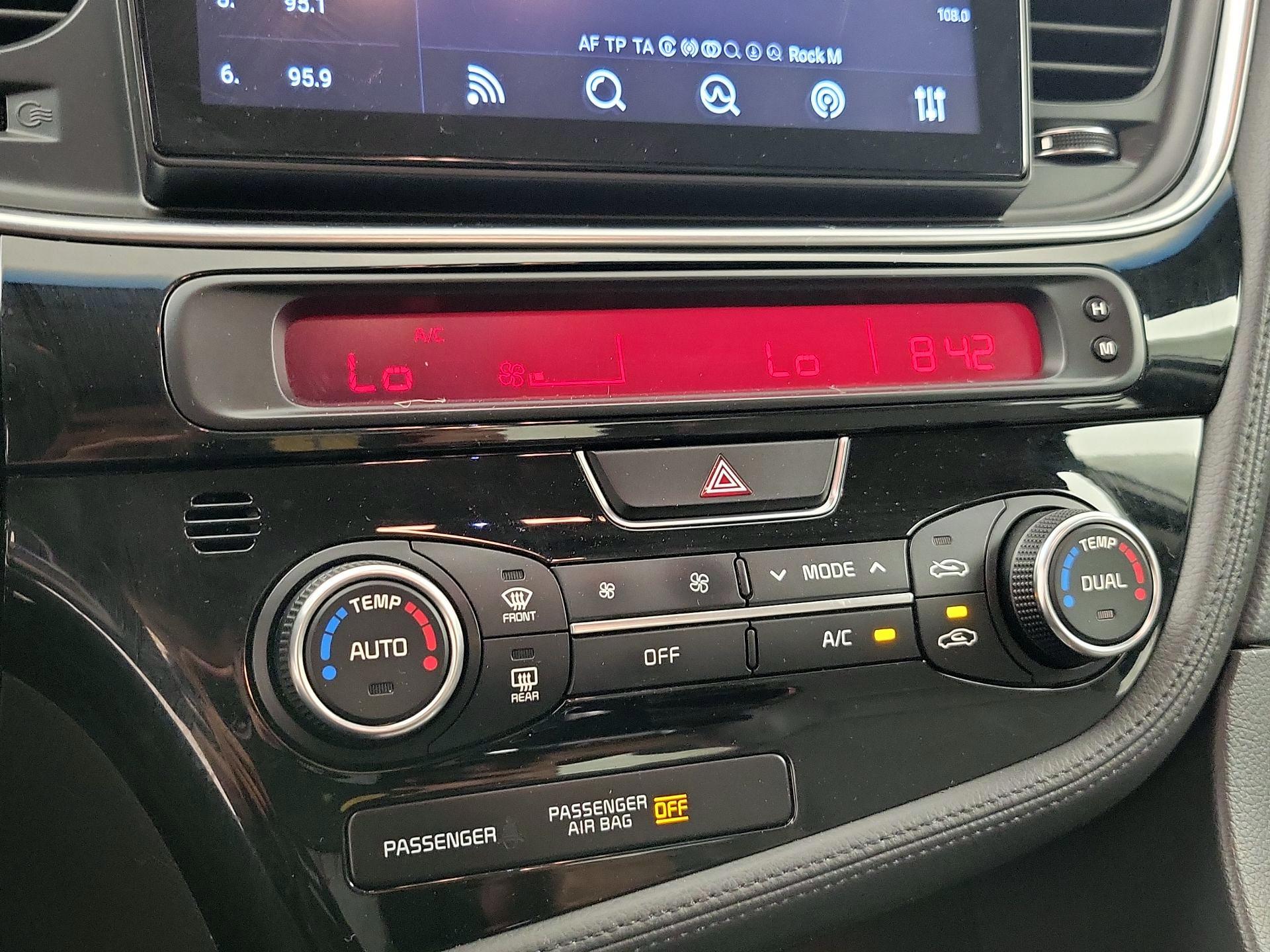 Thumbnail: 2014 Kia Optima - 16