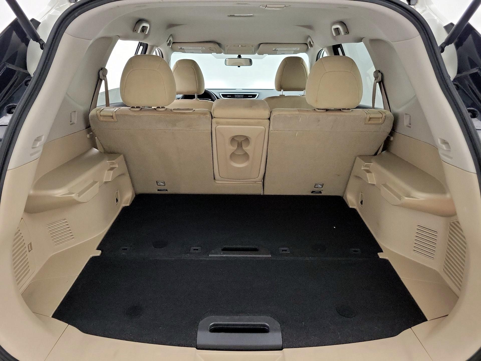 Thumbnail: 2016 Nissan Rogue - 20