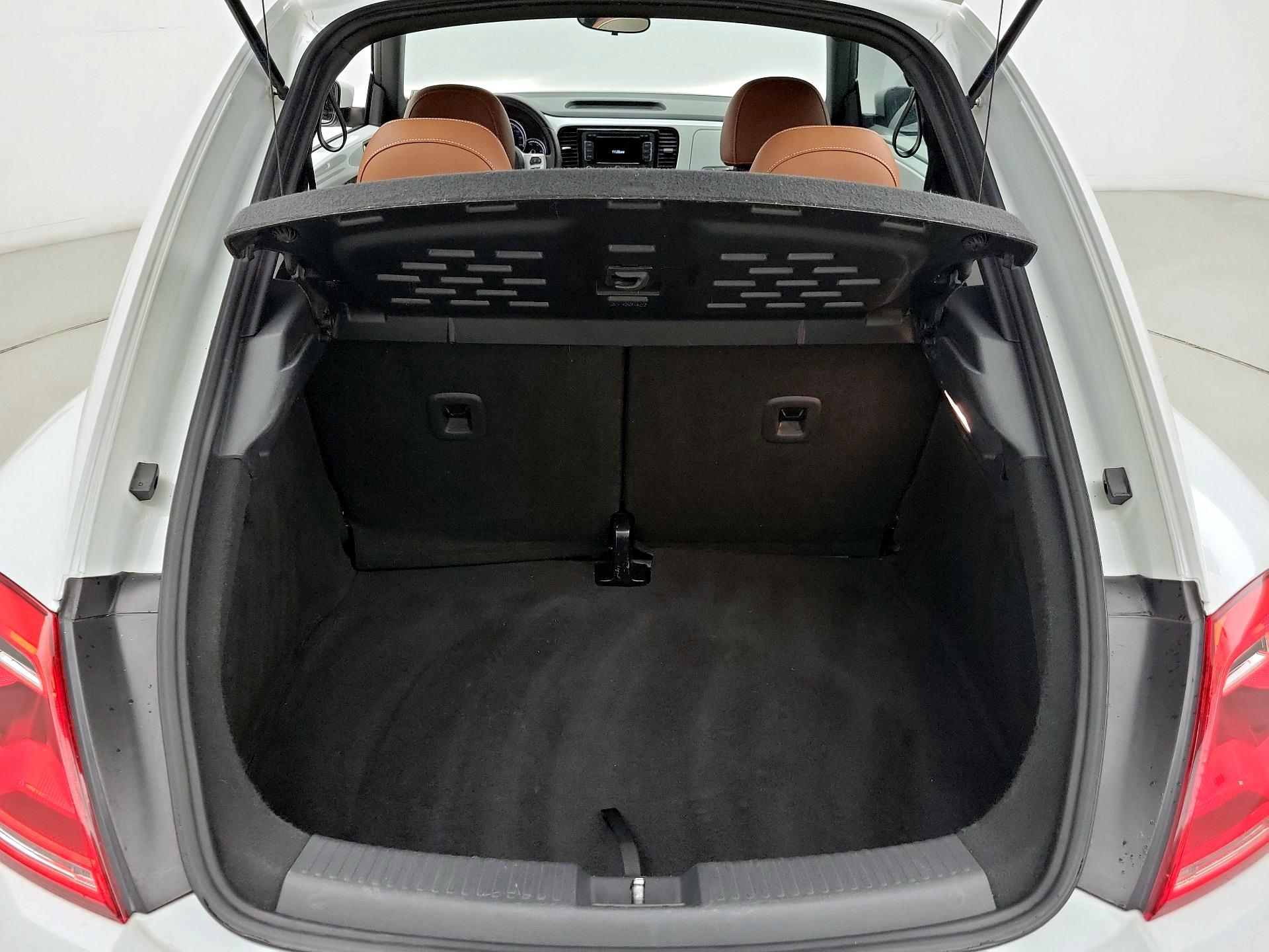 Thumbnail: 2015 Volkswagen Beetle - 18