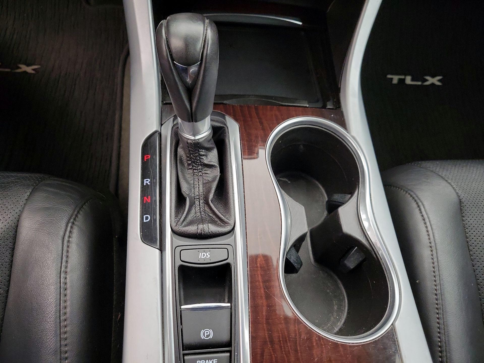 Thumbnail: 2017 Acura TLX - 17