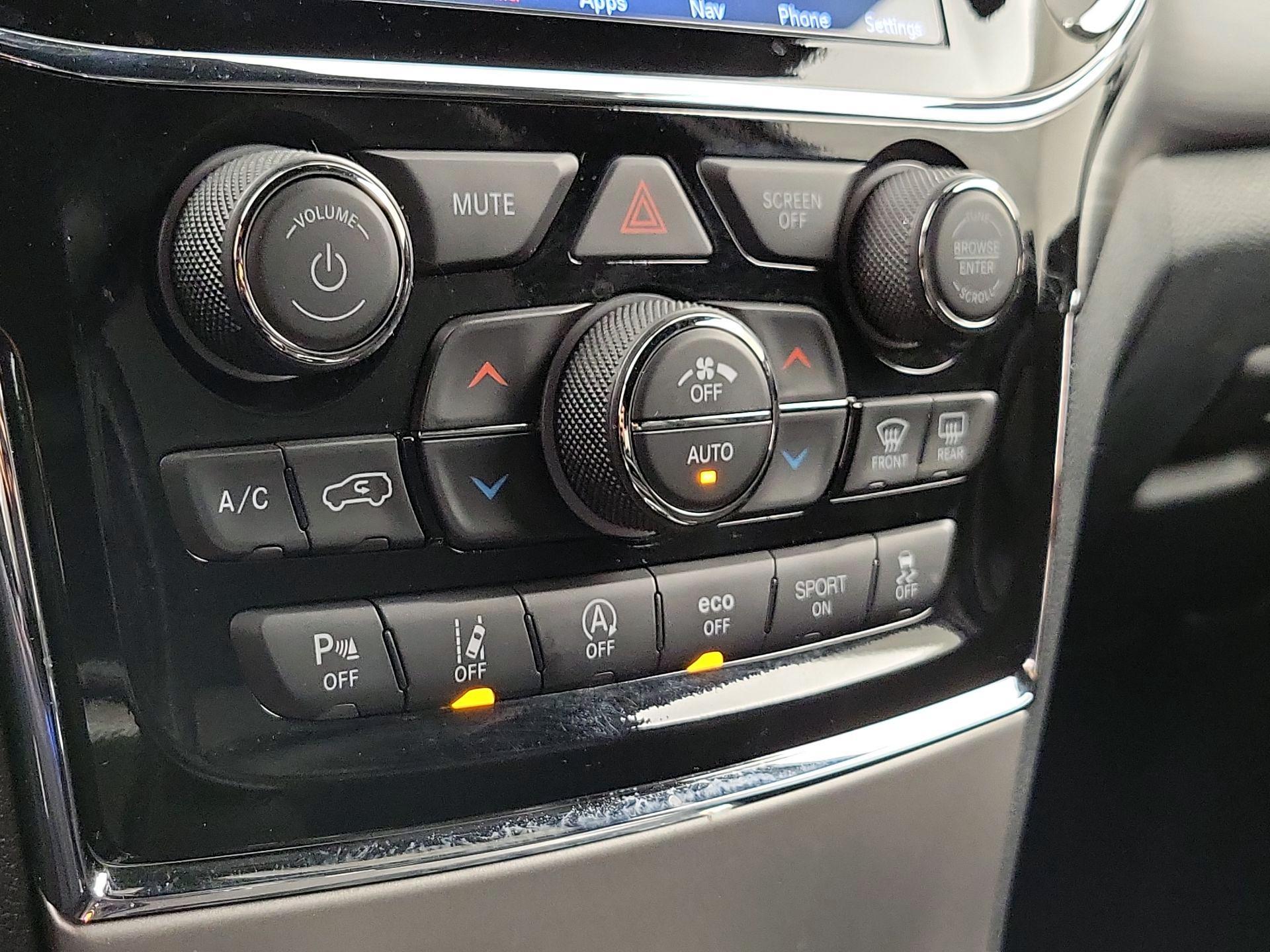 Thumbnail: 2022 Jeep Grand Cherokee - 17