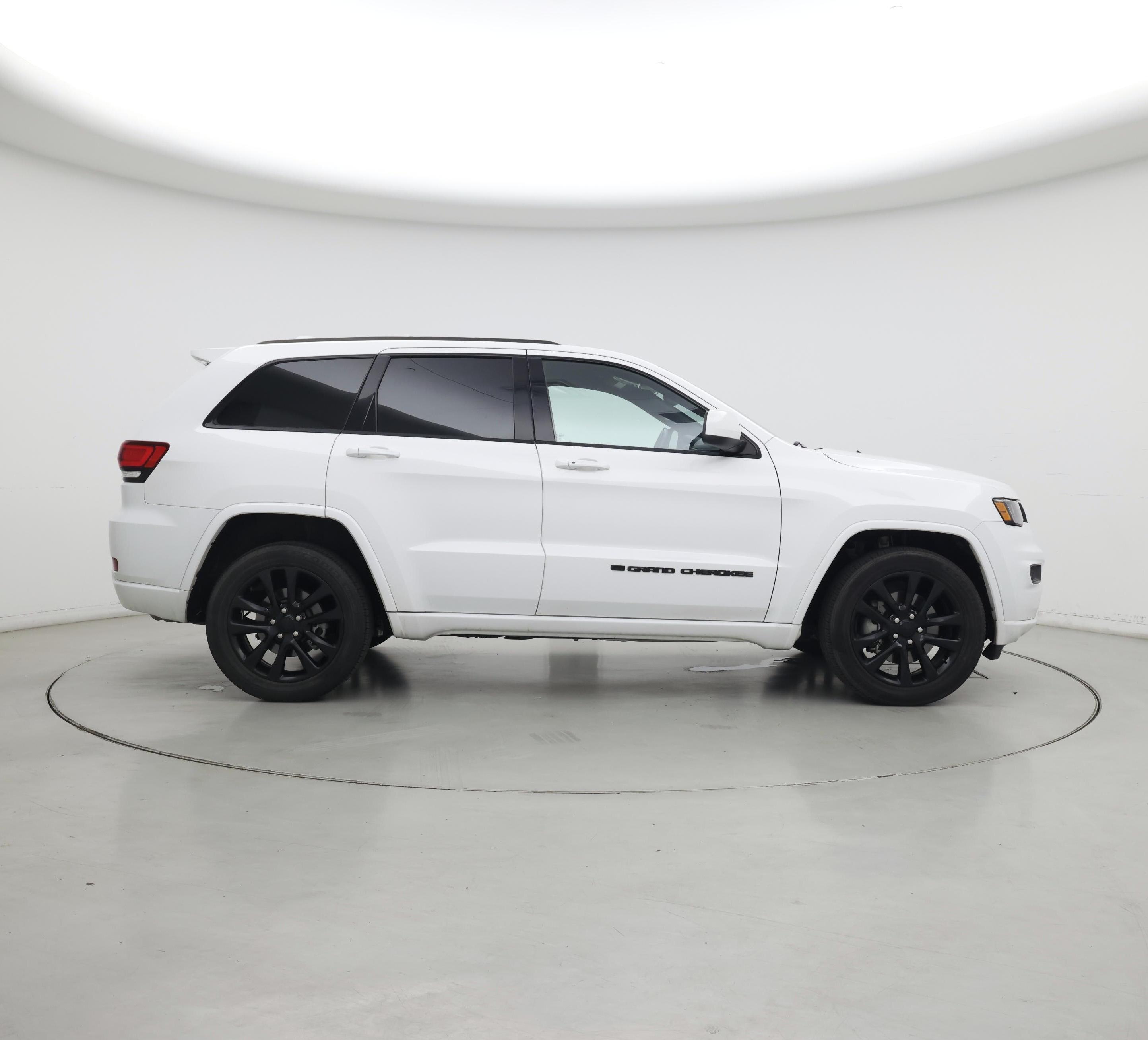 Thumbnail: 2022 Jeep Grand Cherokee - 7